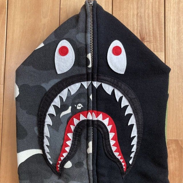Bape 💫Glow in the dark💫 BAPE City Camo Shark Full Zip Hoodie APE Size US S / EU 44-46 / 1 - 5 Thumbnail