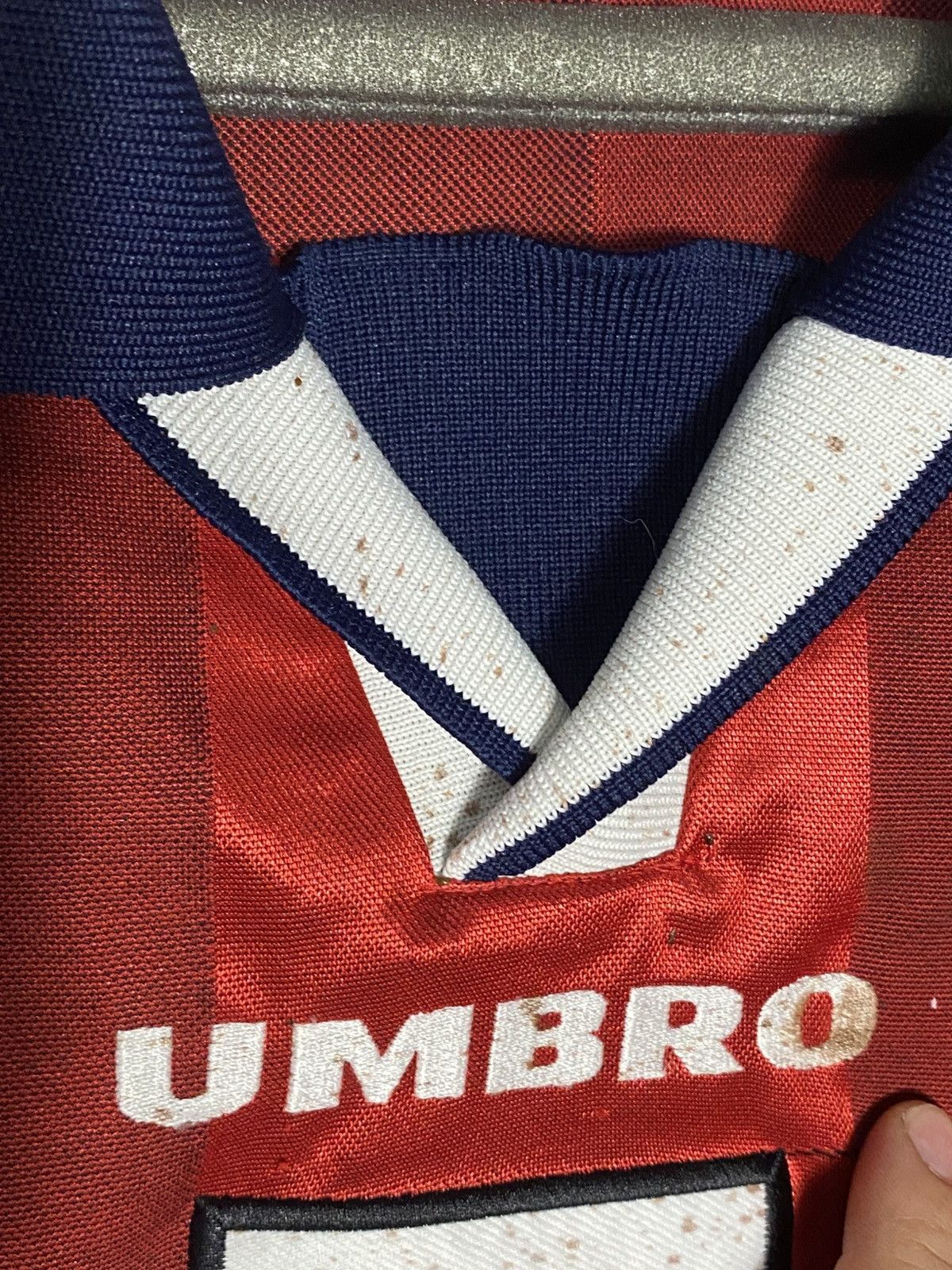 Umbro × Vintage Vintage England Umbro Soccer Football Jersey Away 1996/97 Size US XL / EU 56 / 4 - 10 Thumbnail