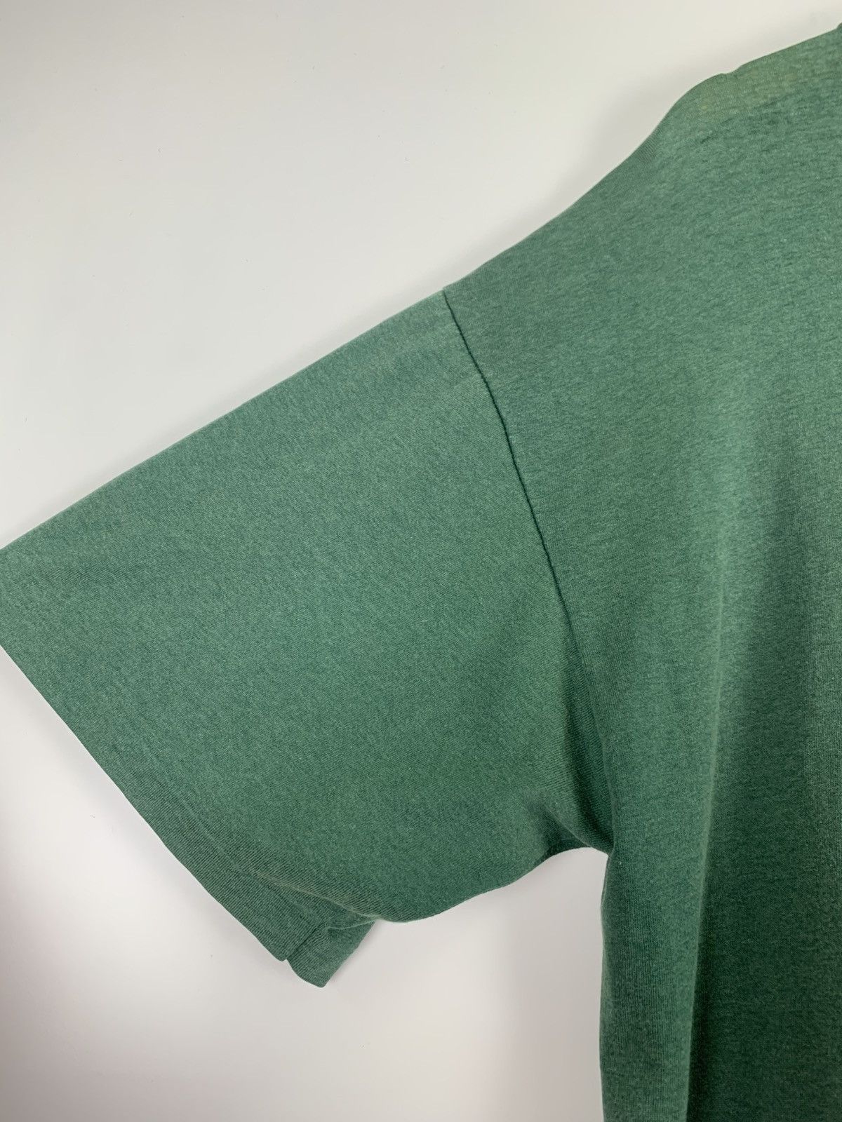 Vintage Vintage 90s Montreal Canada T-Shirt Size US M / EU 48-50 / 2 - 8 Thumbnail