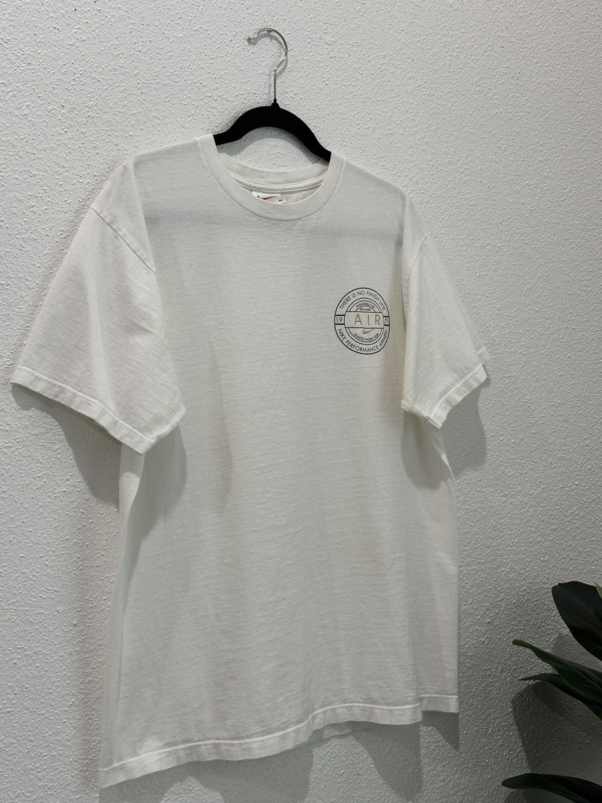Nike Vintage 90s Nike There Is No Finish Line Round Logo Tshirt M Size US M / EU 48-50 / 2 - 4 Thumbnail