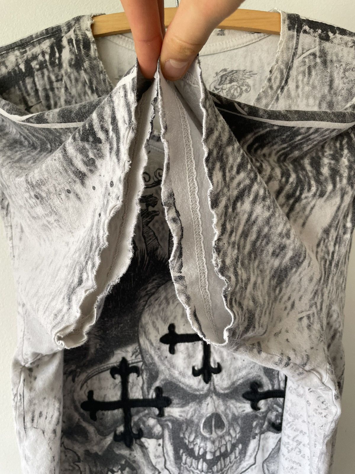Vintage CRAZY Y2K Affliction Cross Skull Graphic tee Size US XXL / EU 58 / 5 - 7 Thumbnail