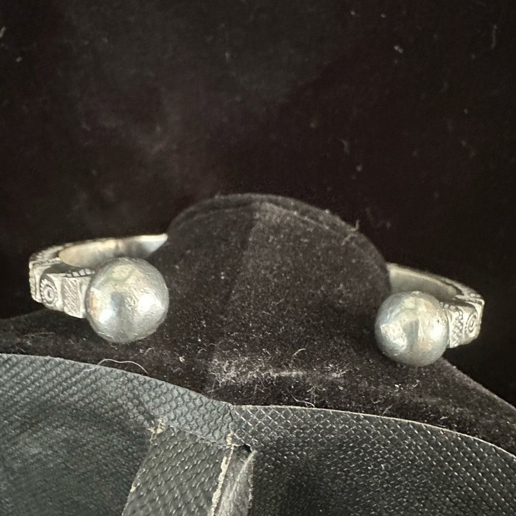 Manebi Vintage mande’ Women's Silver Cuff Bracelet 6.25 Inches Size ONE SIZE - 5 Thumbnail