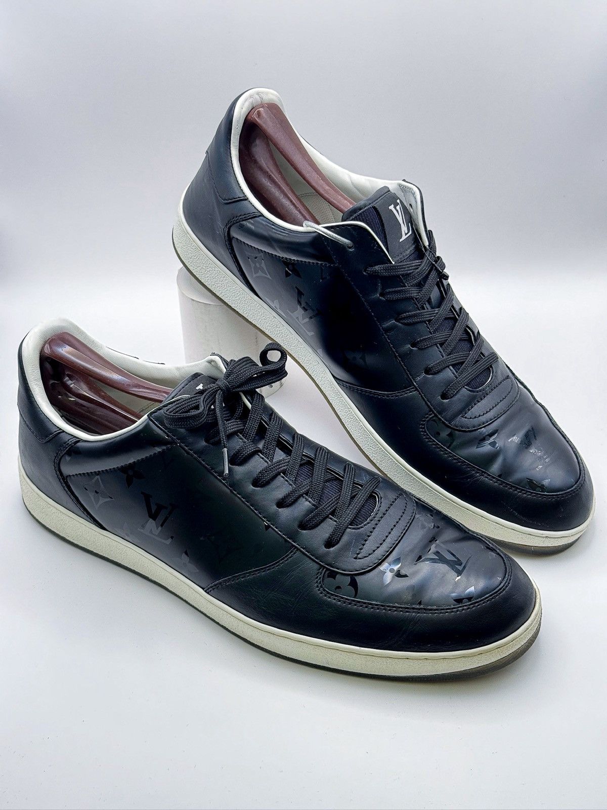 Louis Vuitton Louis Vuitton Rivoli Monogram Leather Sneakers Size US 11 / EU 44 - 1 Thumbnail