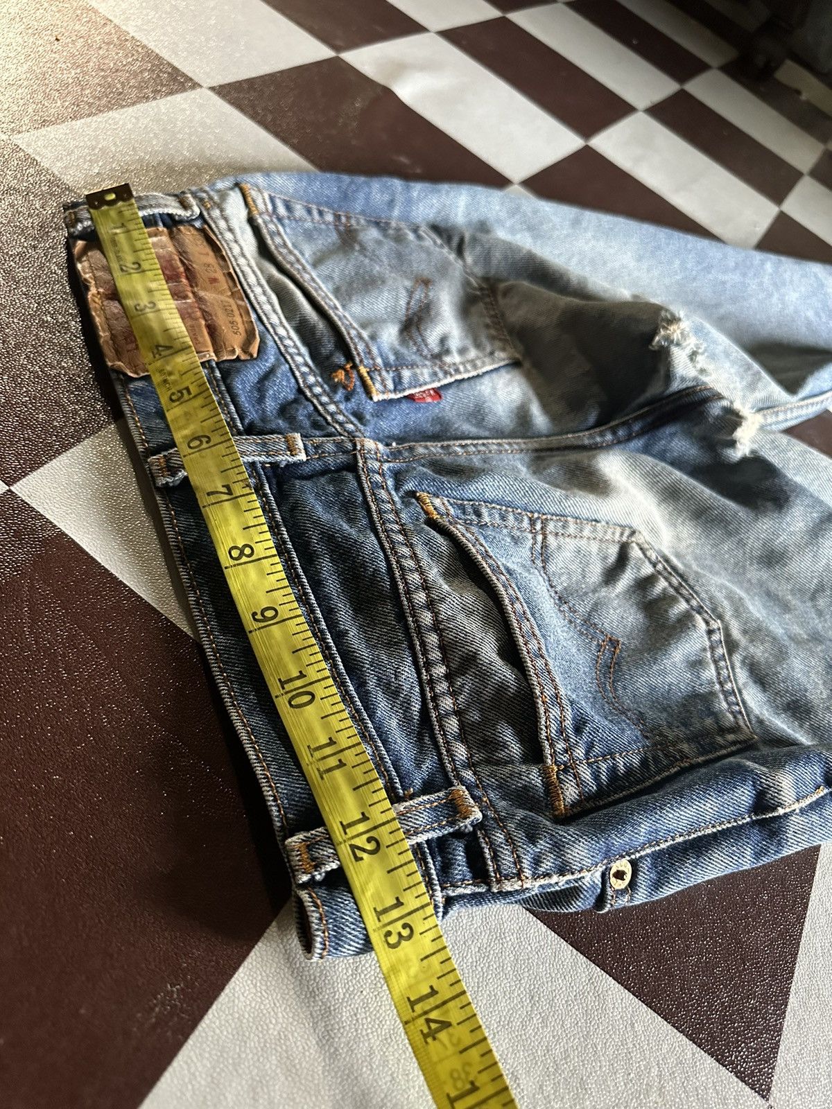 Levi's Vintage Levi’s 505-0217 top button 359 blue denim jeans Size US 26 / EU 42 - 11 Thumbnail