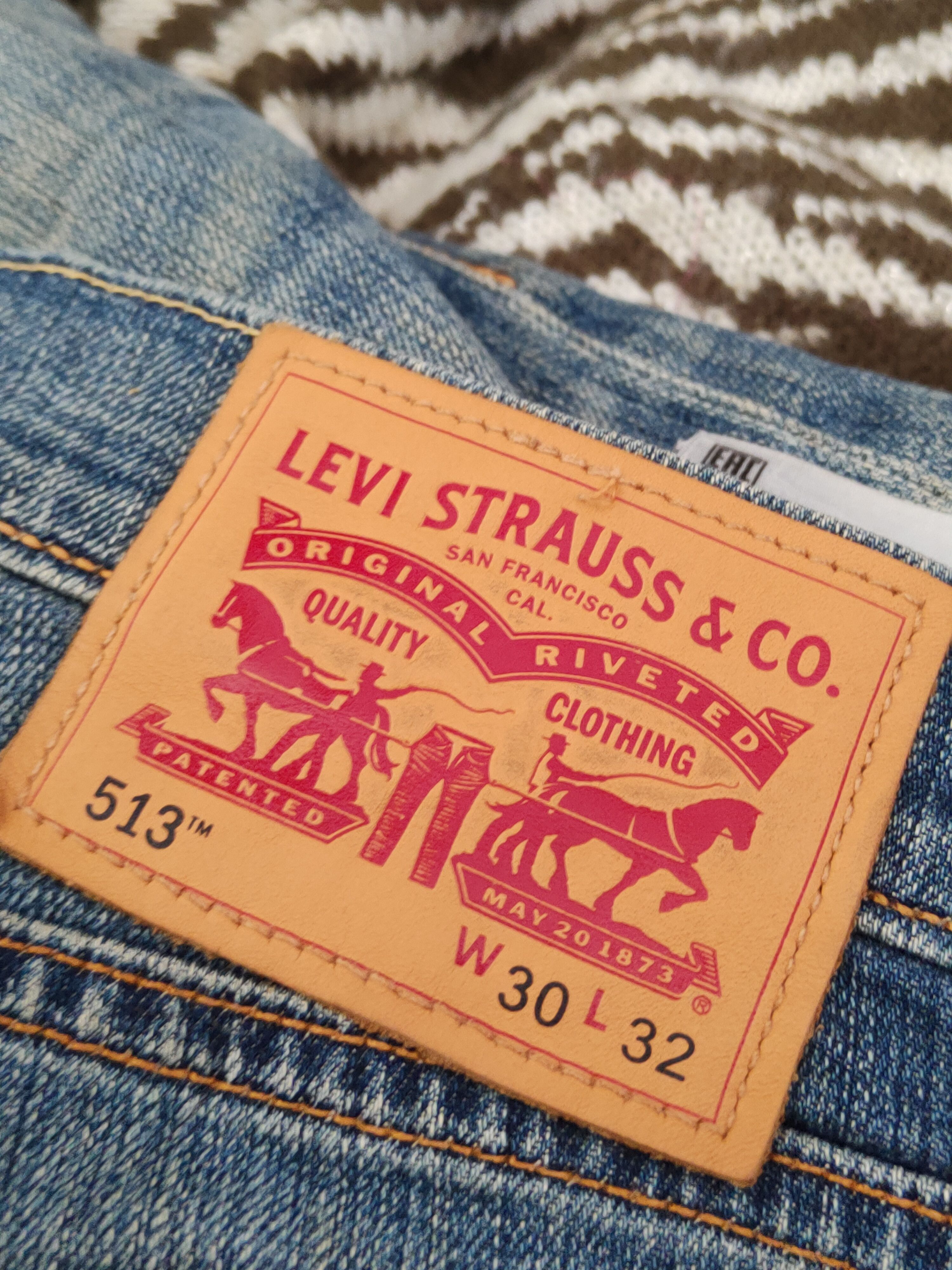 Levi's Levi's Blue Distressed Ripped Jeans #W1036 Size US 31 - 14 Thumbnail