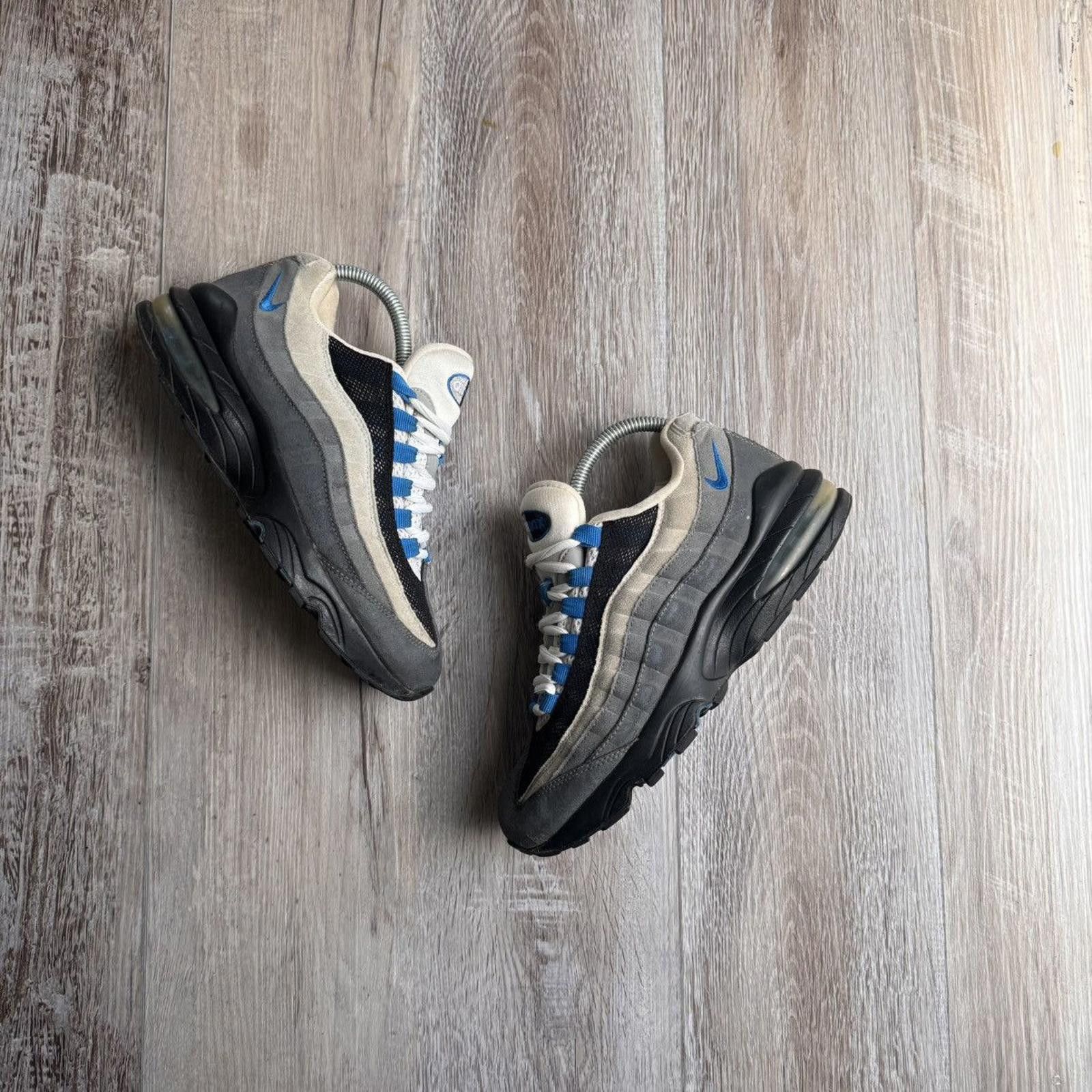 Nike NIKE • Air Max '95 "2011 Gradient" (6M) Size US 6 / EU 39 - 9 Thumbnail