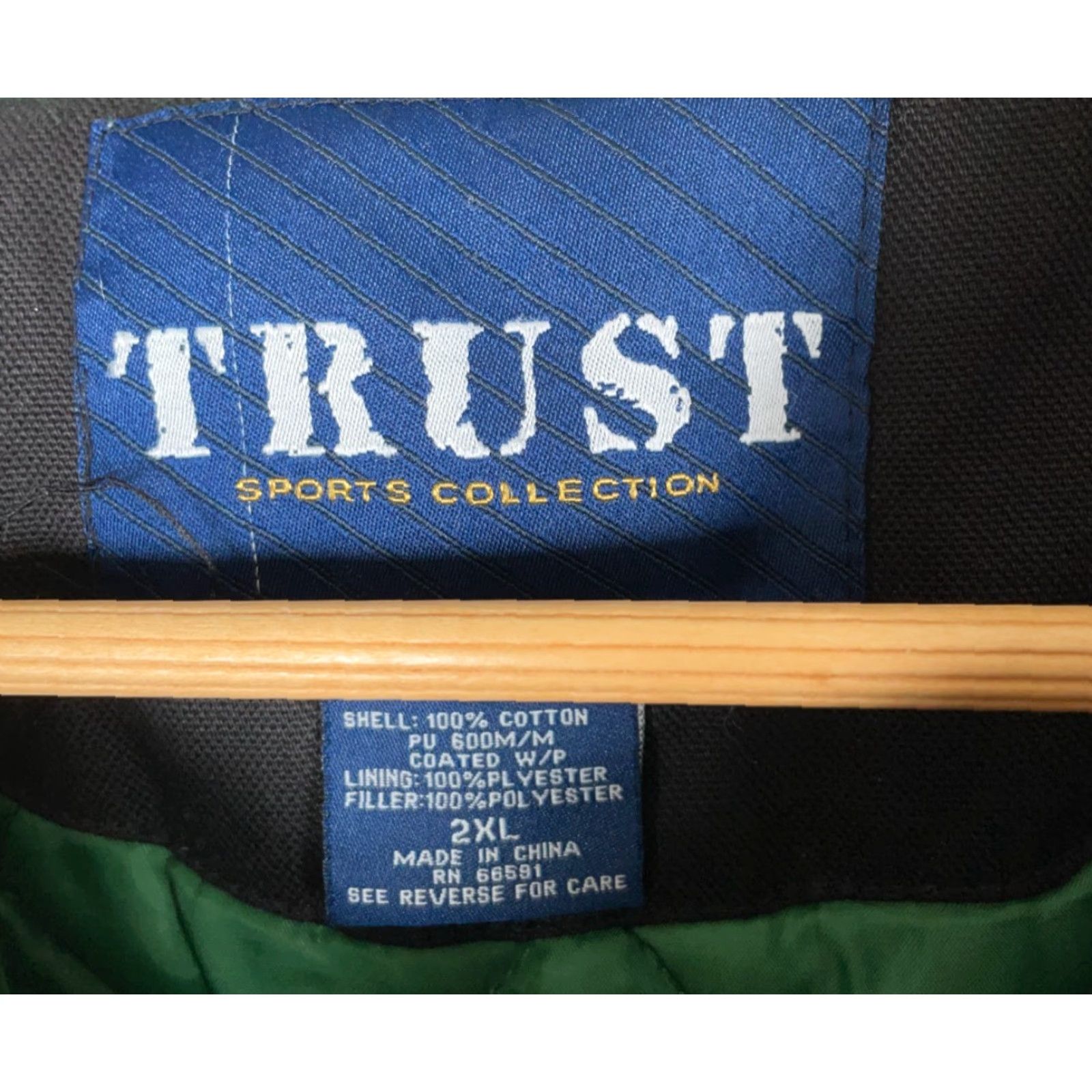 Vintage VINTAGE Trust Jamaica Bomber Jacket Black Green Embroidered Insulated 2XL Cotton Shell Lined Pockets Snap Front Casual Men Size US XXL / EU 58 / 5 - 3 Thumbnail