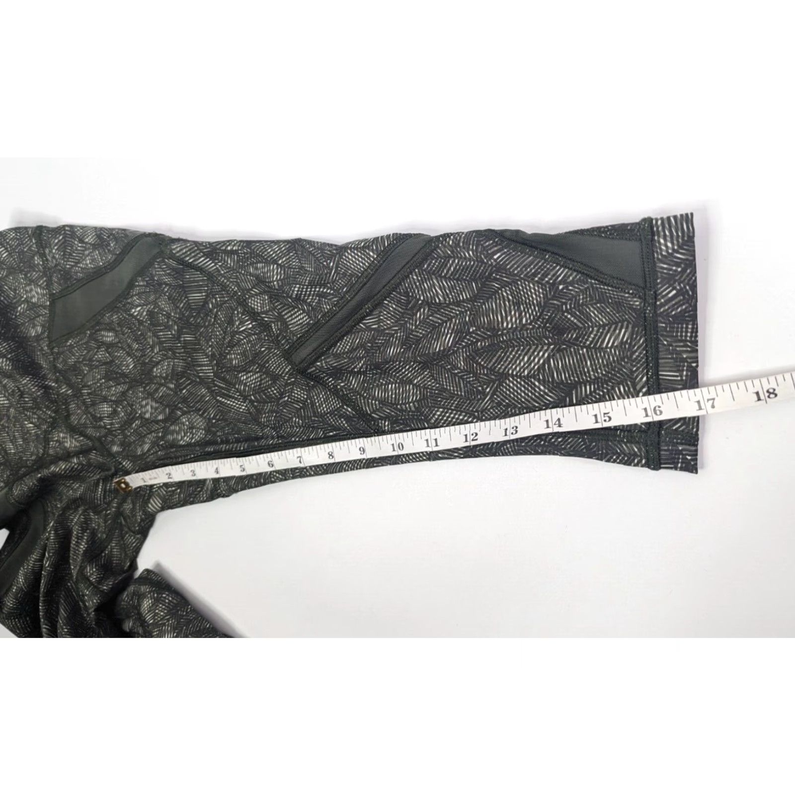 Lululemon Lululemon Capri Leggings Women's 4 Green White Jazzy Crop Cool To Street Quality Activewear Size 4 Women Size 27" / US 4 / IT 40 - 4 Thumbnail