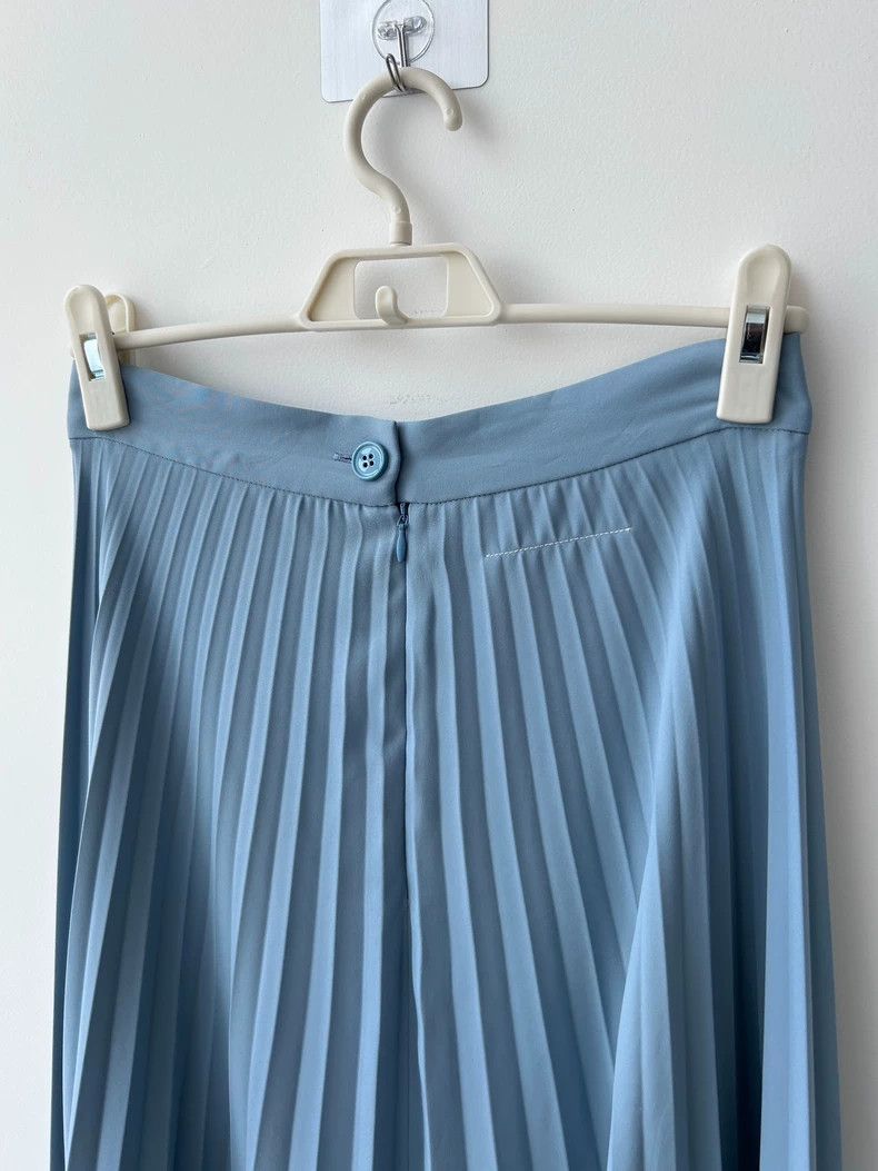 Maison Margiela Maison Margiela Cold-feeling medium-length skirt Size 26" / US 2 / IT 38 - 3 Thumbnail