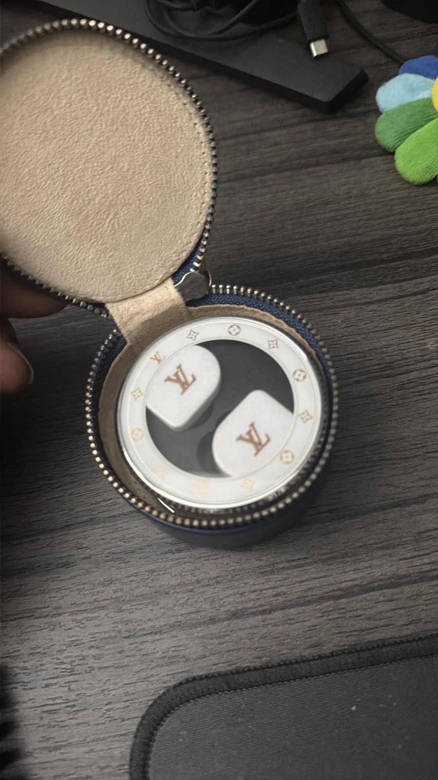 Louis Vuitton Louis Vuitton Headphones Size ONE SIZE - 1 Thumbnail