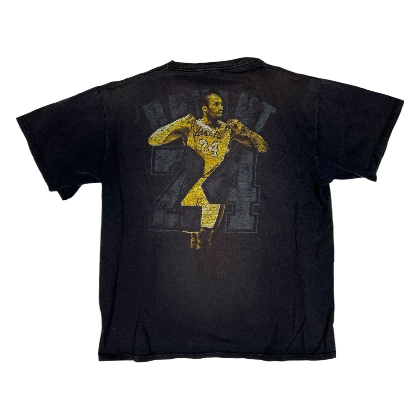 Vintage VINTAGE Kobe Bryant T-Shirt Black Mamba Faded Distressed Lakers Y2K Majestic Men T-Shirt Regular Size L Black Sports 90s California Mens Size US L / EU 52-54 / 3 - 3 Thumbnail