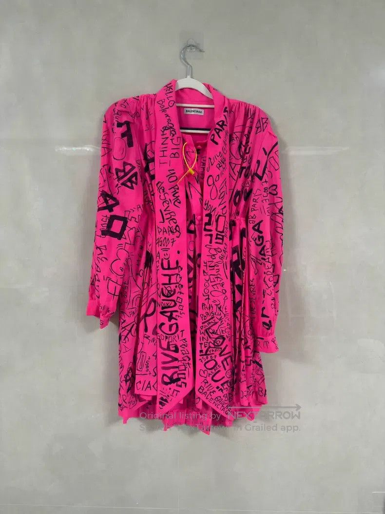 Balenciaga Balenciaga Graffiti Letter Fluorescent Pink Long Sleeve Sh Size XXS / US 00 / IT 34 - 1 Thumbnail