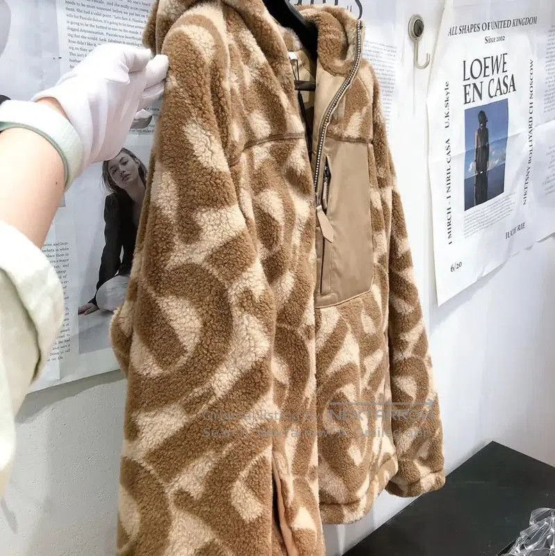 Burberry Burberry Beige Cashmere Blend Women's Jacket. Size L / US 10 / IT 46 - 2 Thumbnail