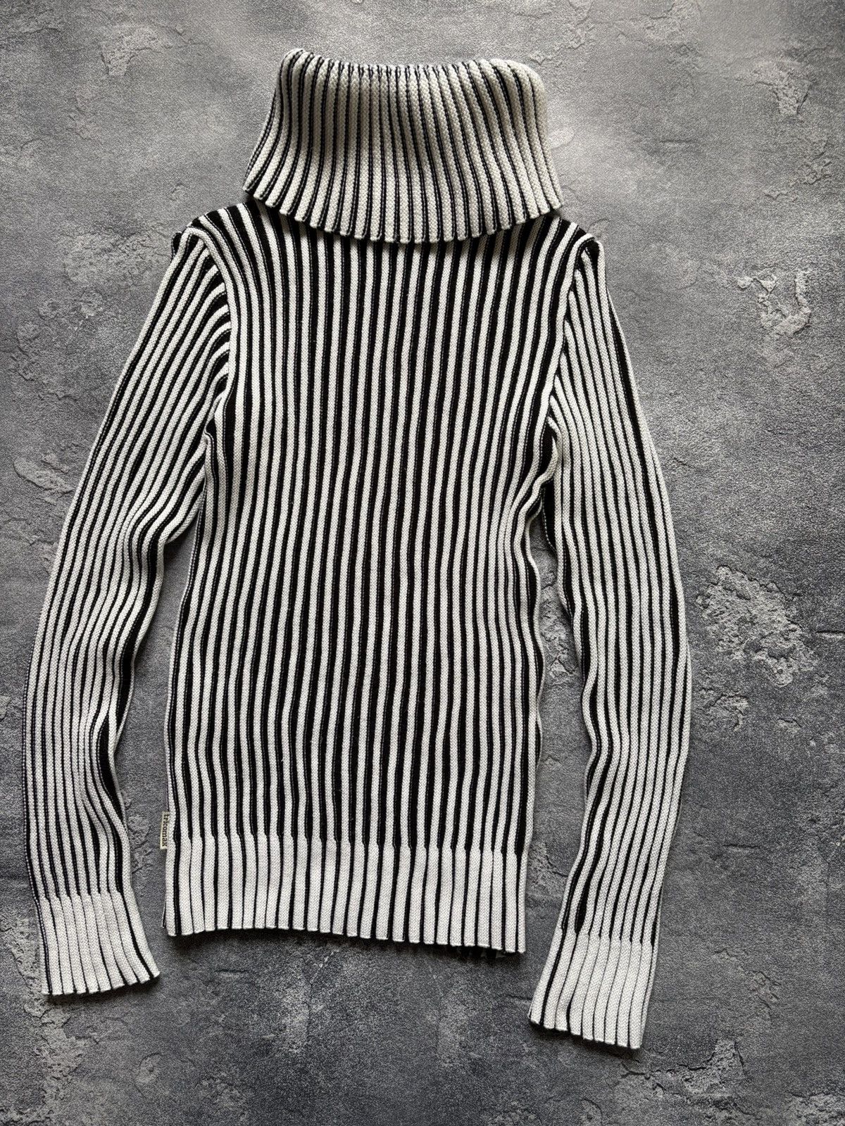 Dolce & Gabbana Vintage Dolce&Gabbana Style Avant Garde Turtleneck Sweater Size M / US 6-8 / IT 42-44 - 4 Thumbnail