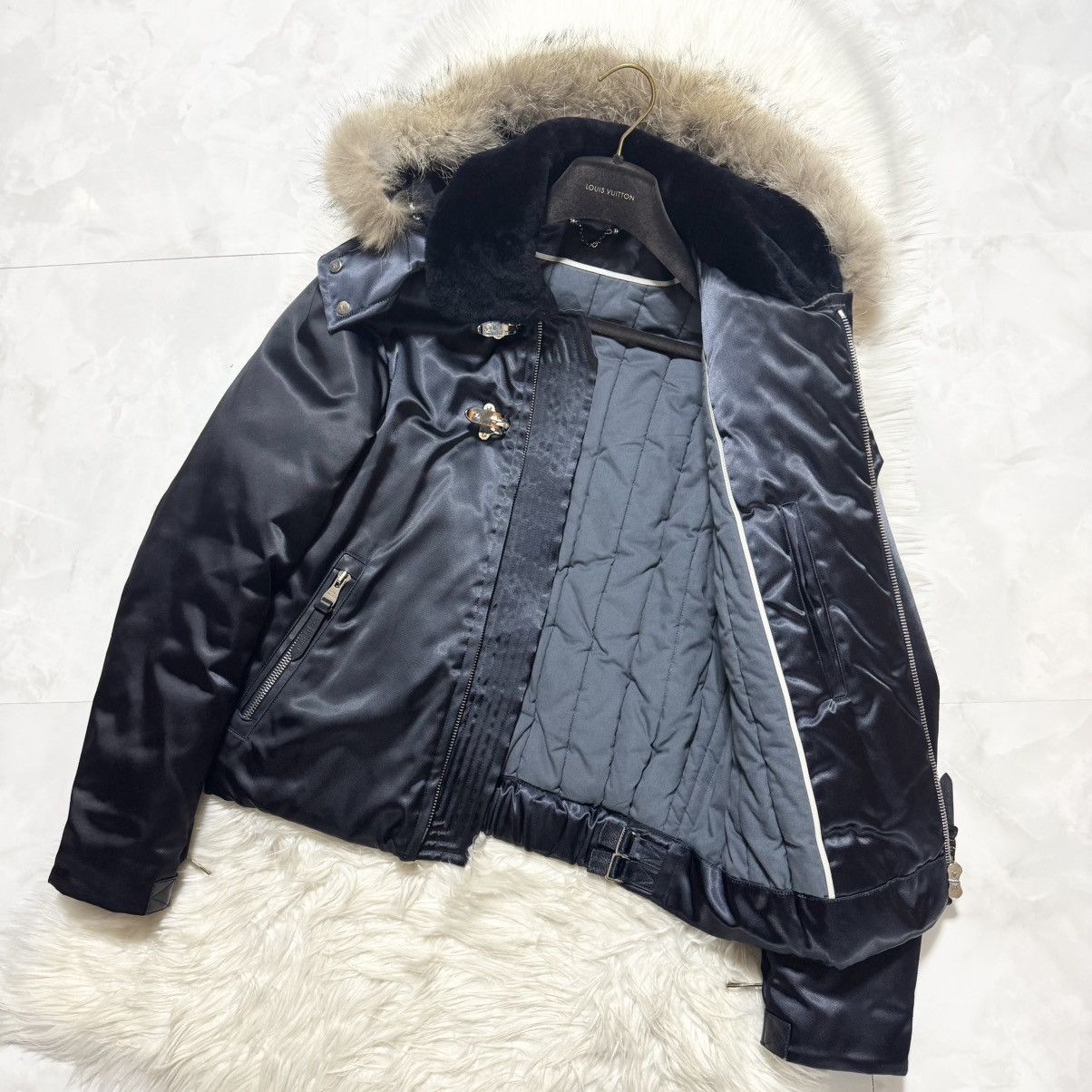 Louis Vuitton Louis Vuitton Runway Leather Bomber Jacket with Fur Hood Size US M / EU 48-50 / 2 - 8 Thumbnail