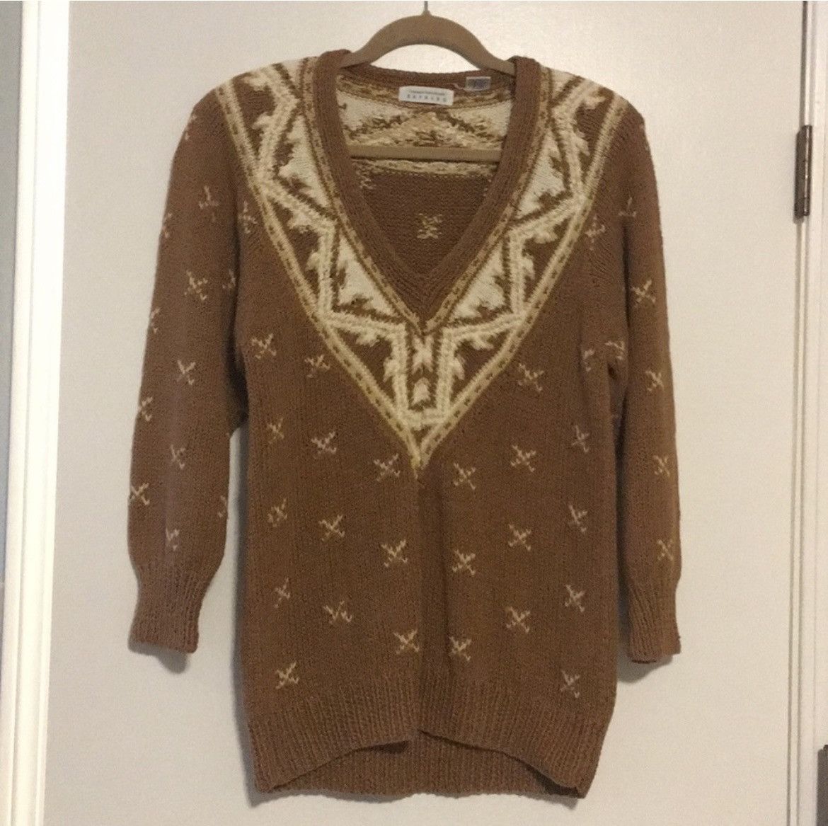 Express Express Campagnie Internationale V-Neck Sweater Size S / US 4 / IT 40 - 1 Thumbnail