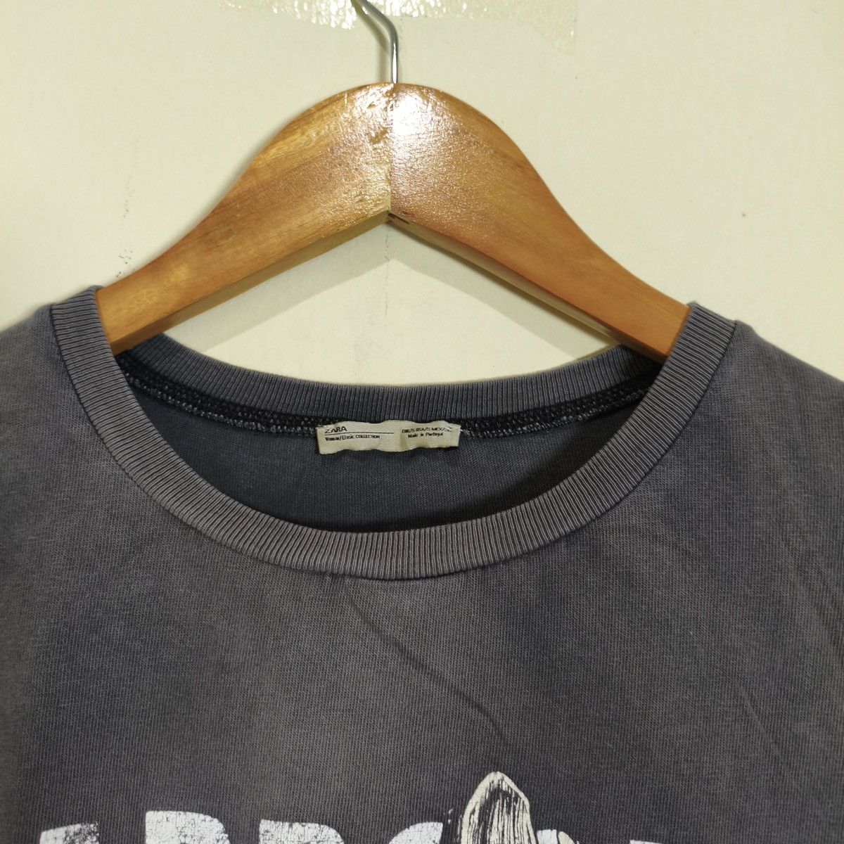 Zara Zara men's T-shirt graphic print skull guitar "Rock & Roll" Size US S / EU 44-46 / 1 - 5 Thumbnail