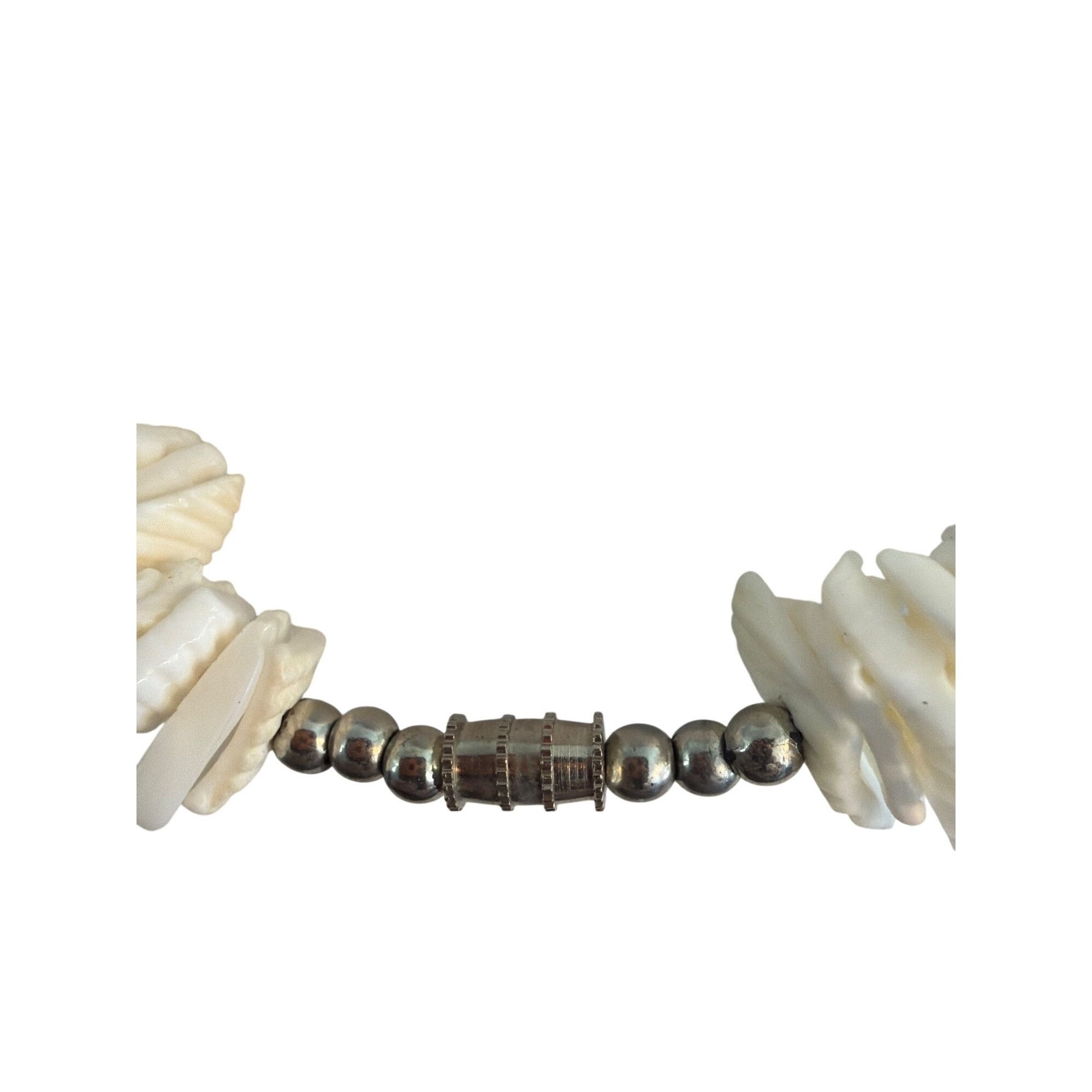 Other Vintage White Puca Shell Beaded Necklace Screw Barrel Clasp Size ONE SIZE - 4 Thumbnail