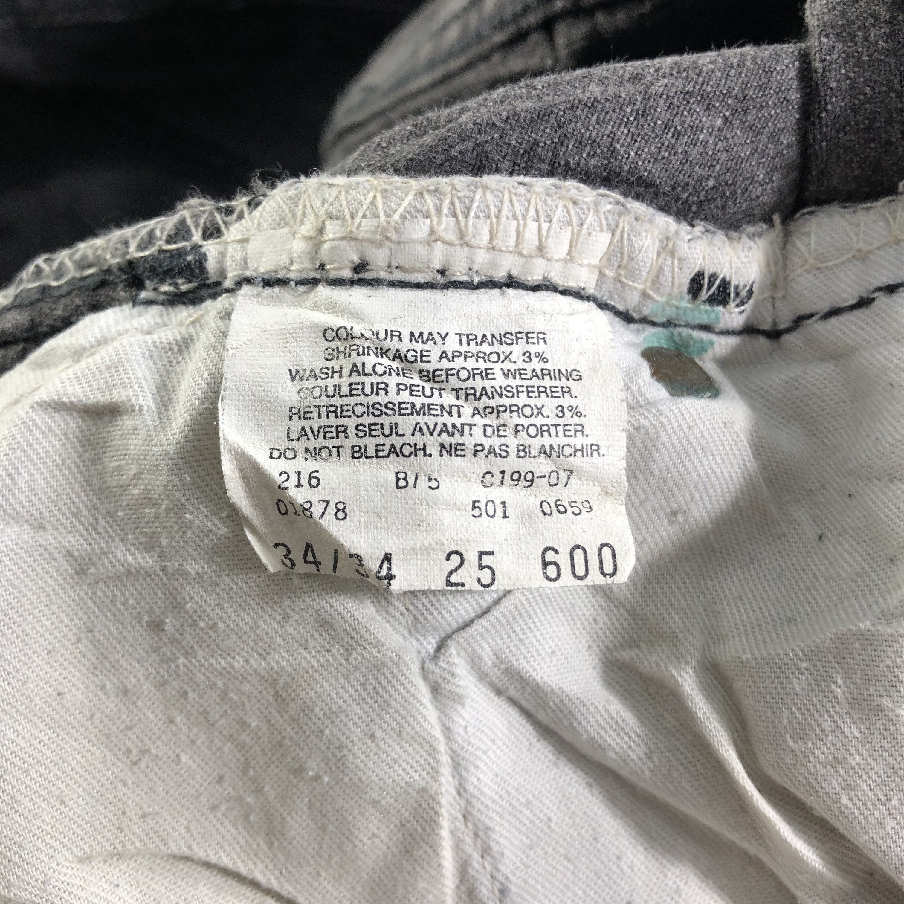 Levi's Vintage Levis 501 Jeans-J3617 Size US 35 - 10 Thumbnail