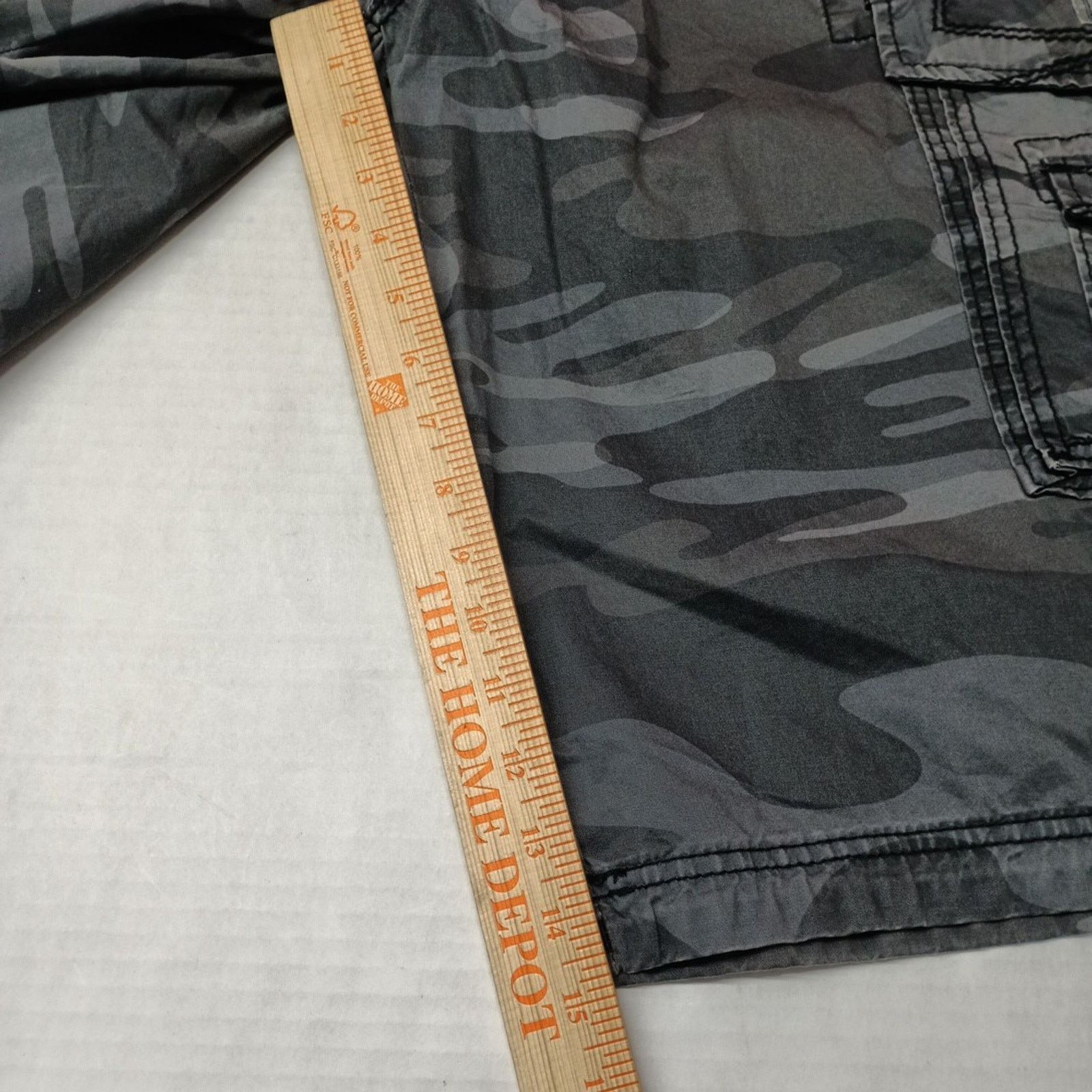 UNIONBAY Unionbay Men's Cargo Shorts Size 38 Black Gray Camo + Belt Size US 38 / EU 54 - 2 Thumbnail