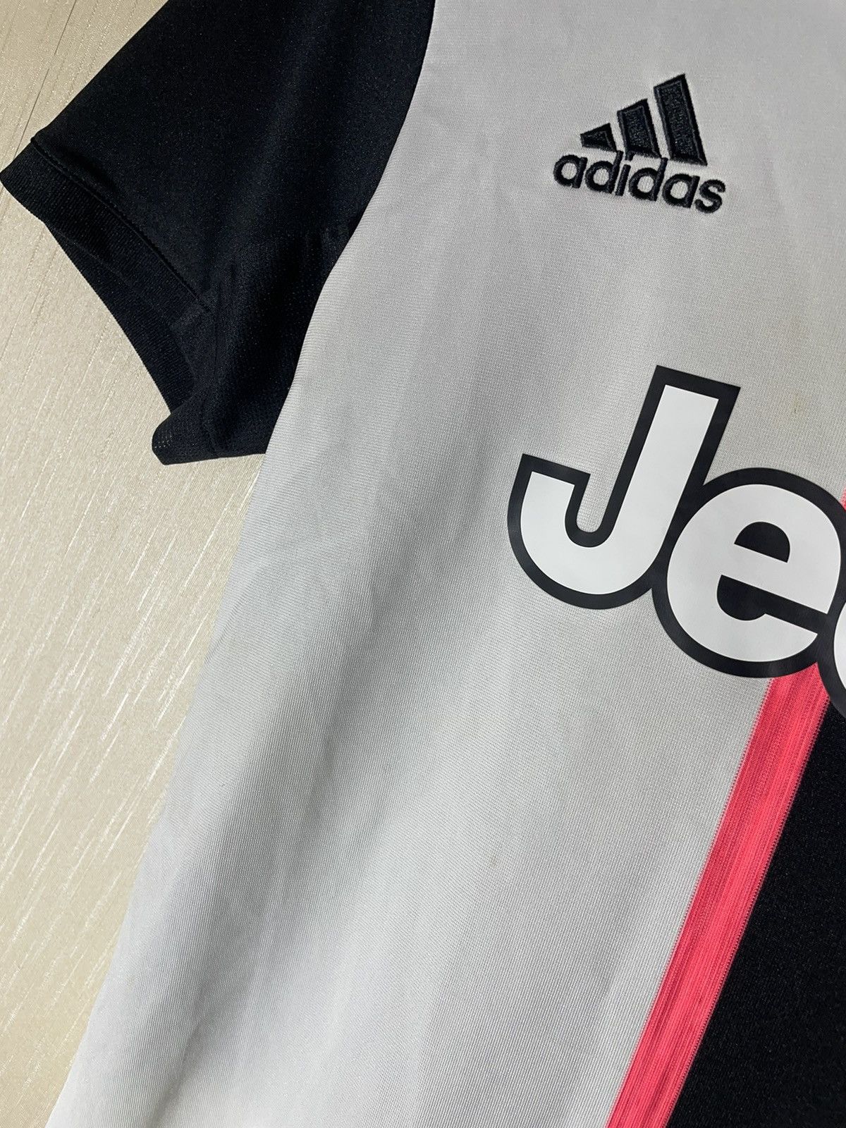Adidas Adidas Juventus 2019 soccer jersey Size US S / EU 44-46 / 1 - 6 Thumbnail