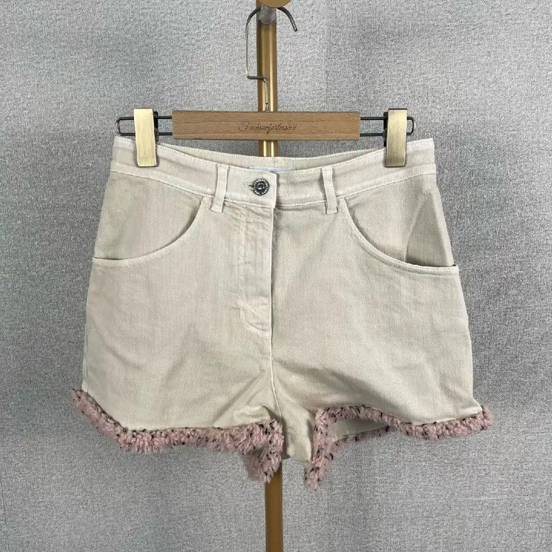 Chanel Chanel Beige Cotton Summer Shorts 0089 Size 27" / US 4 / IT 40 - 1 Thumbnail
