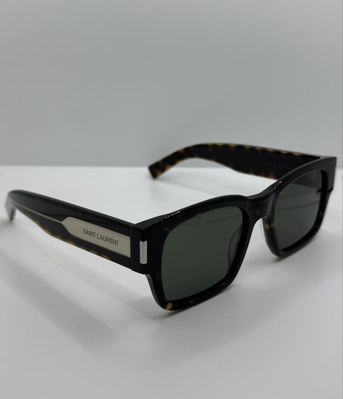 Yves Saint Laurent New Sunglasses SAINT LAURENT SL617 002 SQUARE Size ONE SIZE - 7 Thumbnail