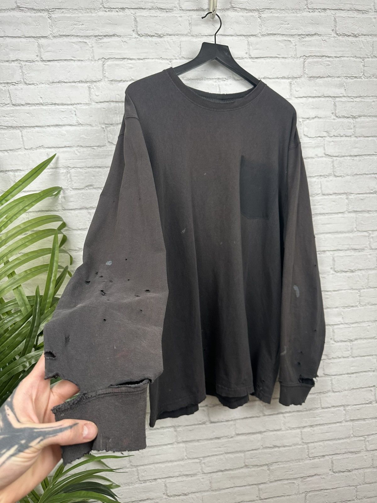 Carhartt (XL) THRASHED OUT FADED Carhartt Longsleeve Tee Size US XL / EU 56 / 4 - 2 Thumbnail