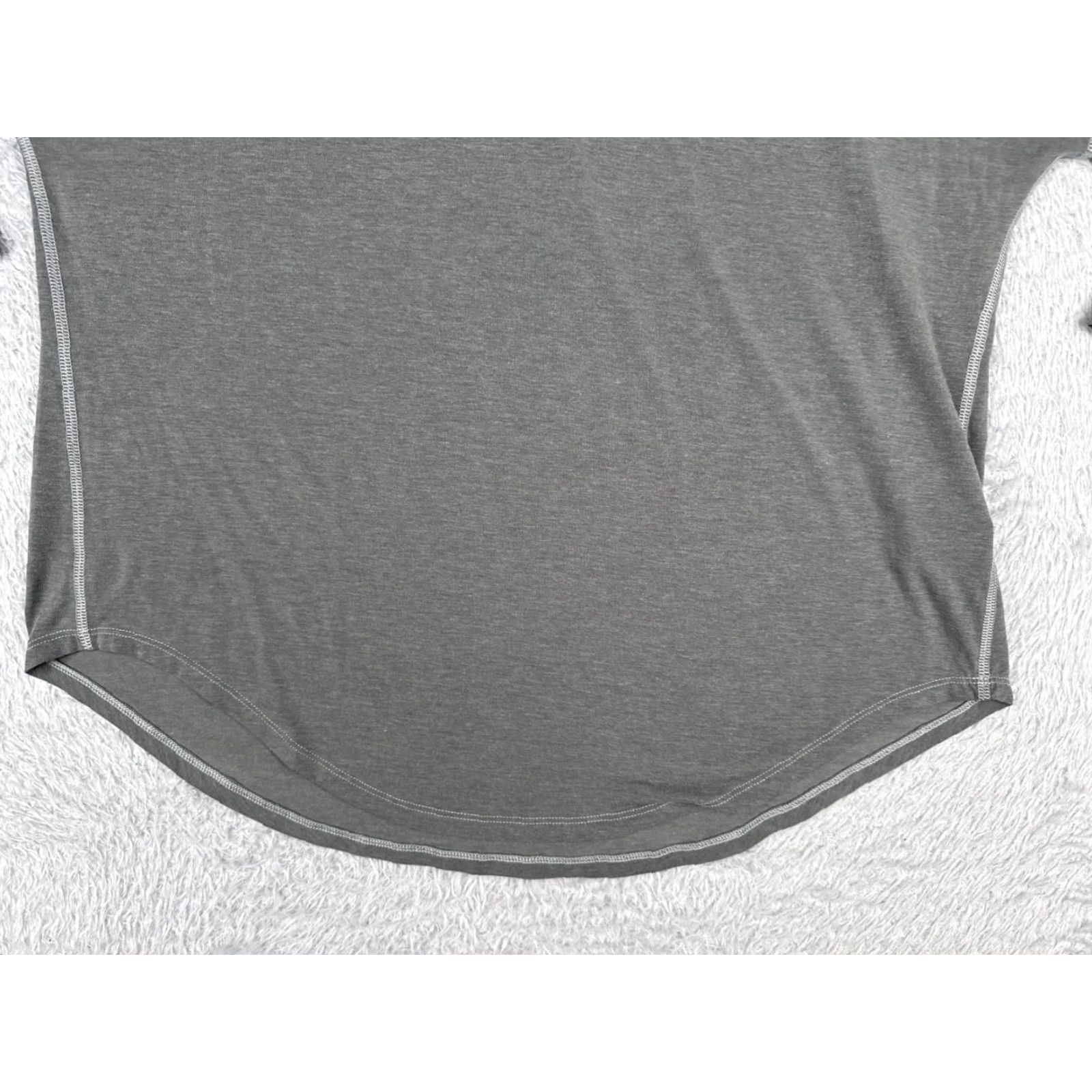 The North Face The North Face Shirt Womens L Gray Henley 3/4 Sleeve Polyester Blend Hike Vintage Casual Womens Size L / US 10 / IT 46 - 5 Thumbnail