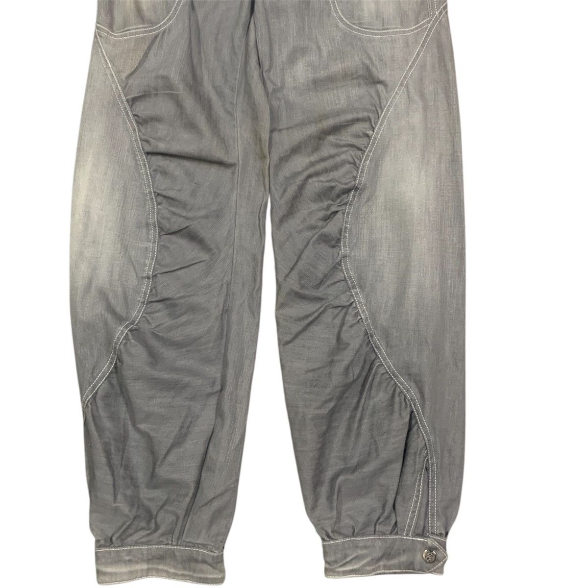Emporio Armani Denim Balloon Leg Washed Trousers Size 28" / US 6 / IT 42 - 3 Thumbnail