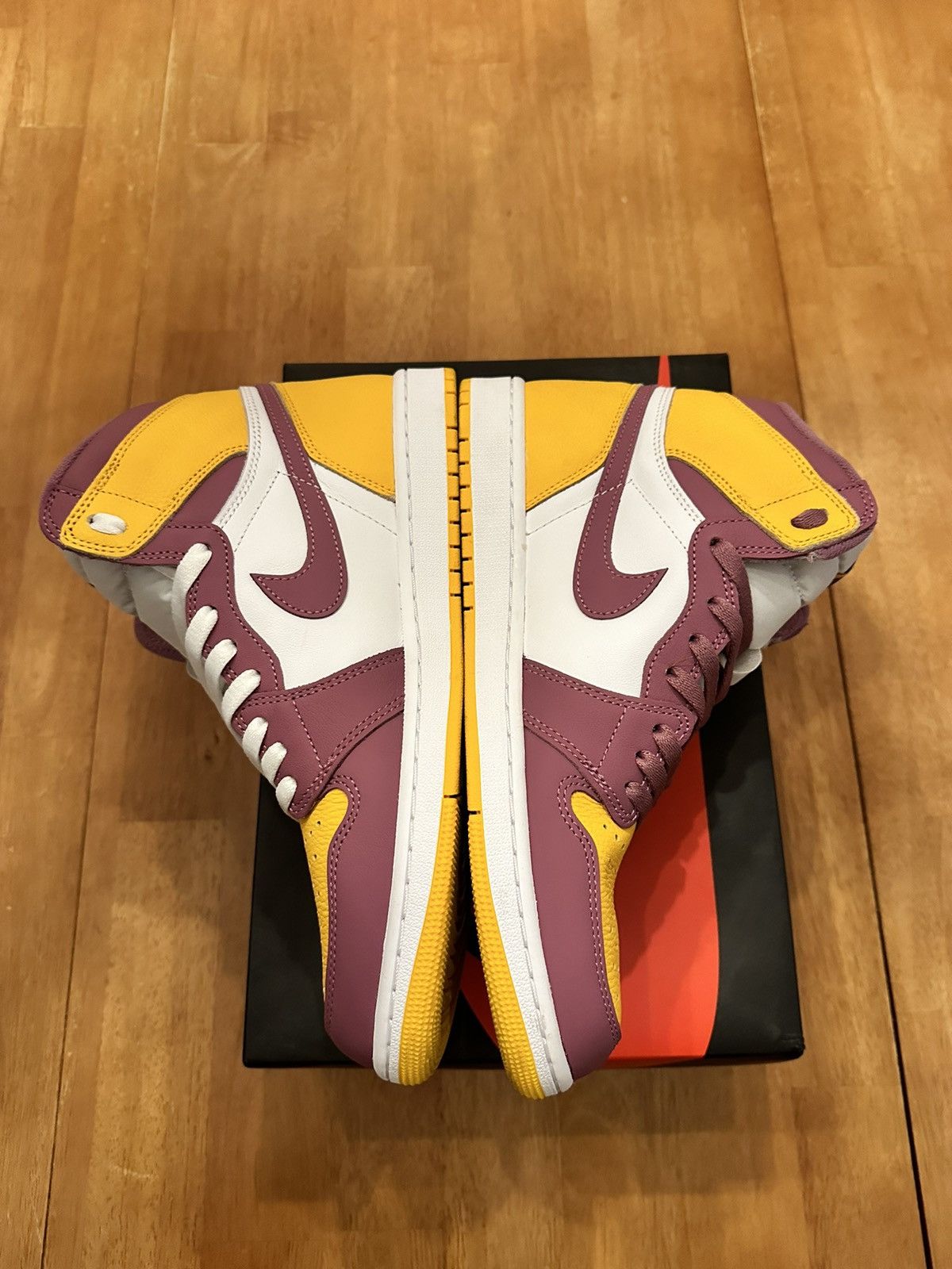 Jordan Brand Air Jordan 1 retro high OG Size US 11.5 / EU 44-45 - 2 Thumbnail