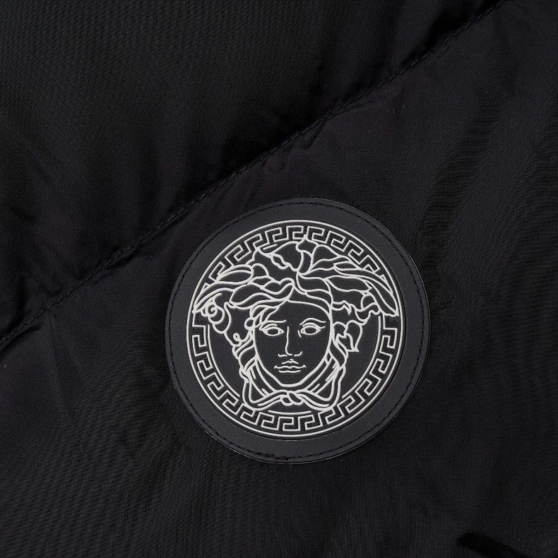 Versace Versace Wear a padded jacket on both sides Size US M / EU 48-50 / 2 - 3 Thumbnail