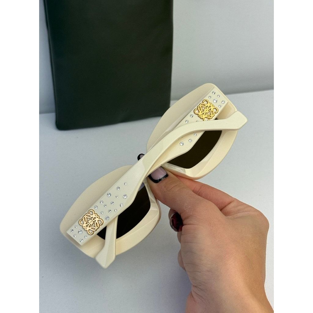 NEW Loewe LW4114IS Crystal Sunglasses in Ivory White NEW Loewe LW4114IS Crystal Sunglasses in Ivory White main image 3