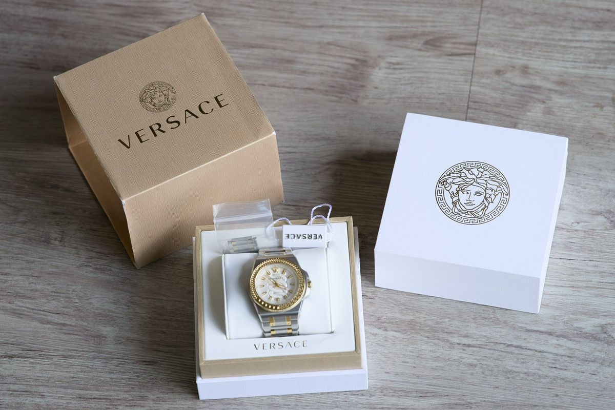Versace Versace stunning unique watch. Original price $980 Size ONE SIZE - 1 Thumbnail