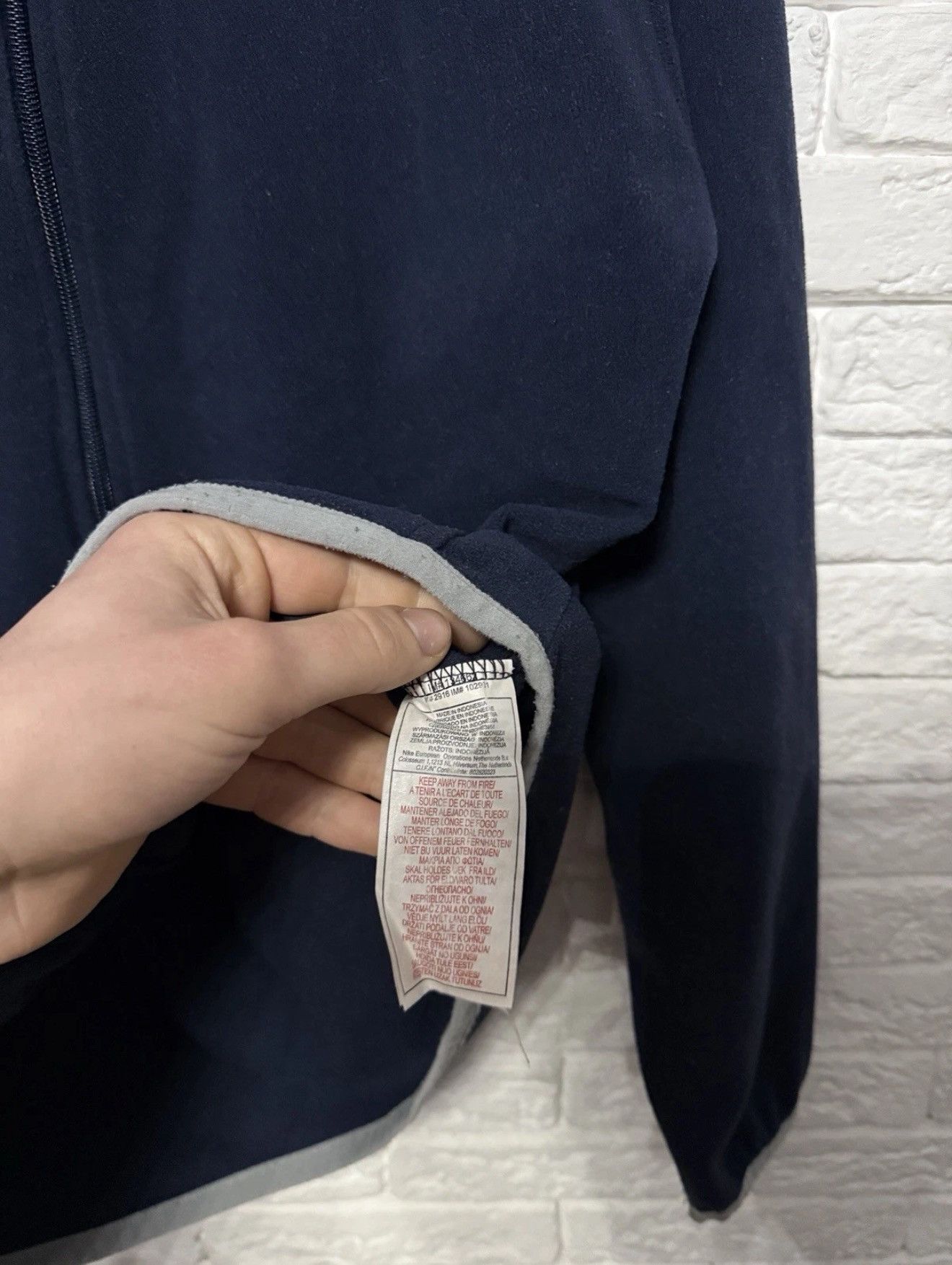 Nike Vintage Nike Fleece Sweatshirt Huge Graphic Print Full Zip Size US S / EU 44-46 / 1 - 7 Thumbnail
