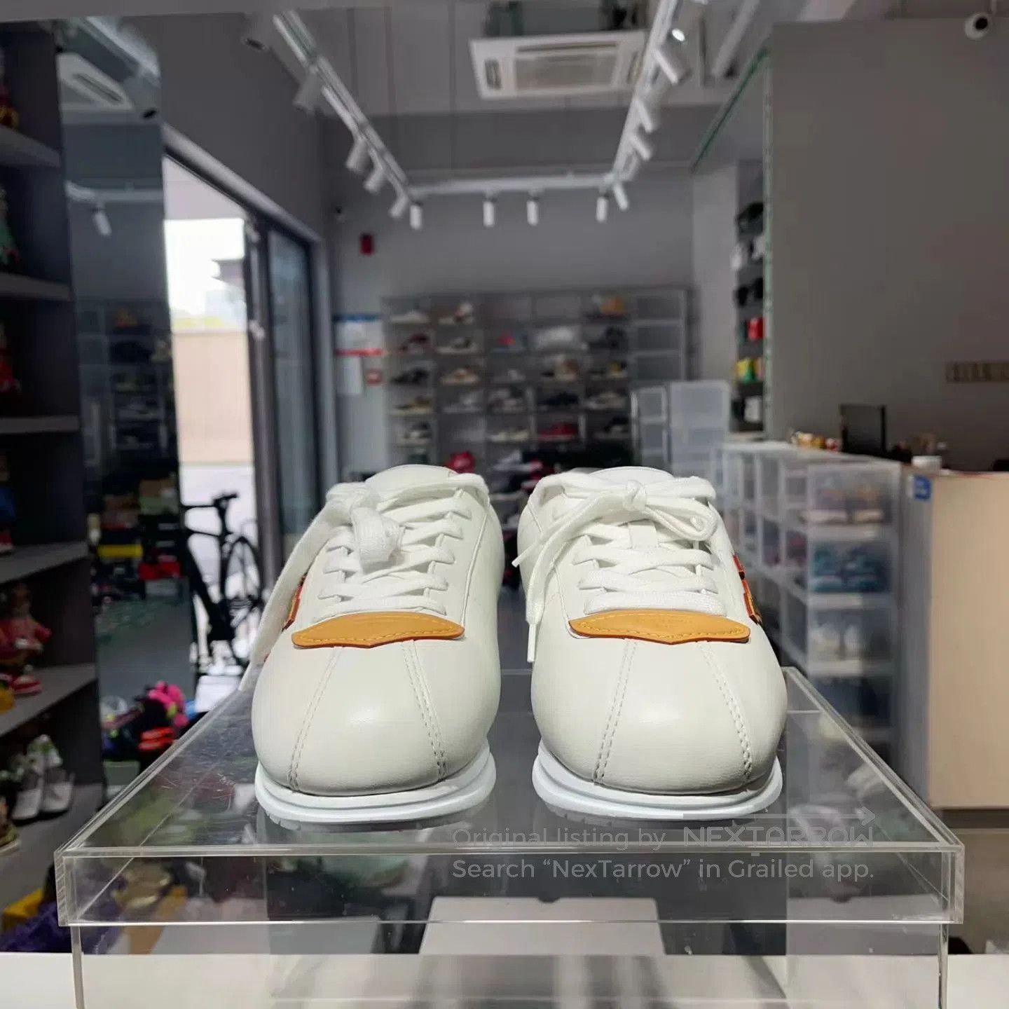 Louis Vuitton Beige Low-Top Sneakers Size 8. Size US 8 / EU 41 - 1 Thumbnail