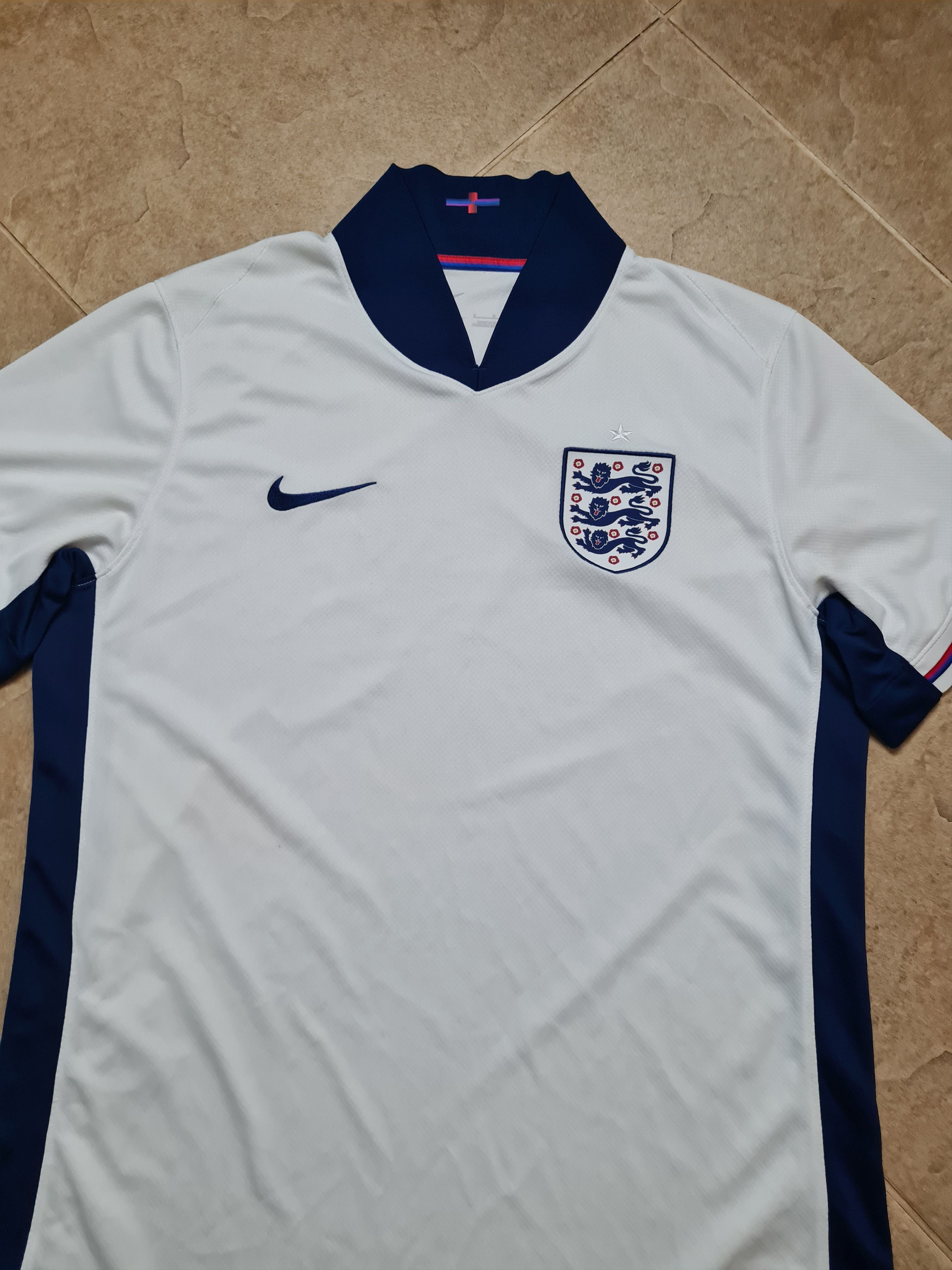 Nike Jersey Nike England Dri Fit Football Shirt Size L FJ4285-100 Size US L / EU 52-54 / 3 - 16 Thumbnail