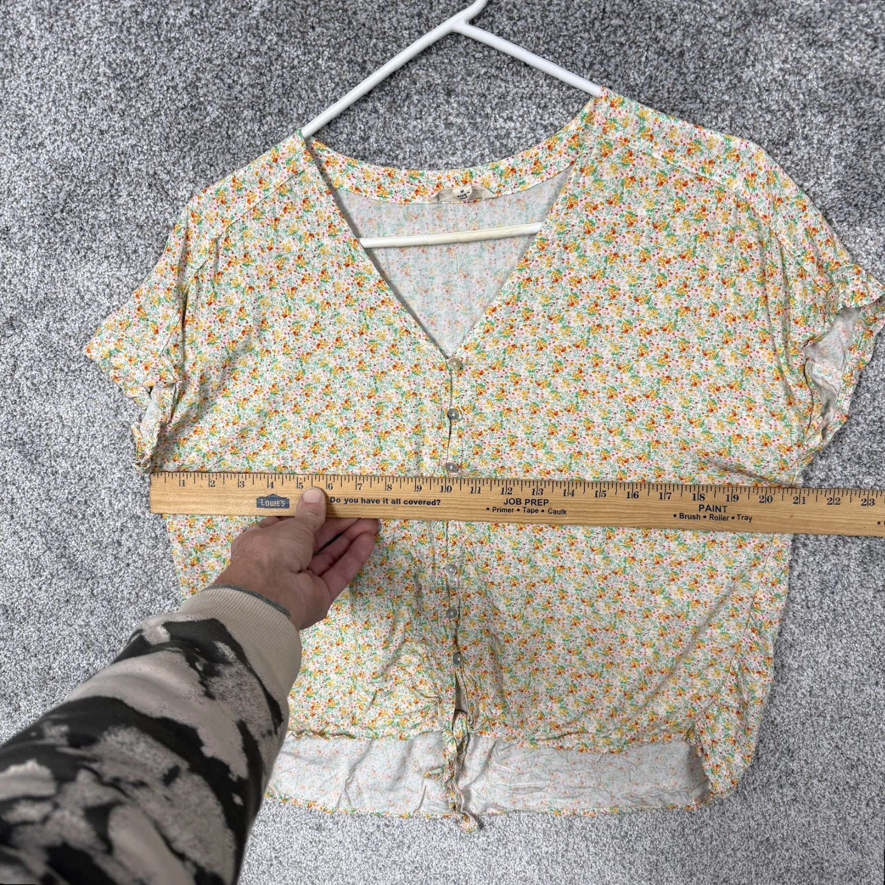 Vintage Jane and Delancey Blouse Women M Cream Floral Tie Hem V-Neck Boho Short Sleeve Shirt Casual Knit Rayon Summer Size M / US 6-8 / IT 42-44 - 3 Thumbnail