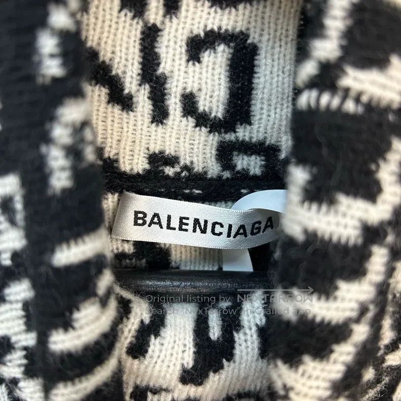 Balenciaga Balenciaga Full print letter print long-sleeve, size S Size US S / EU 44-46 / 1 - 3 Thumbnail