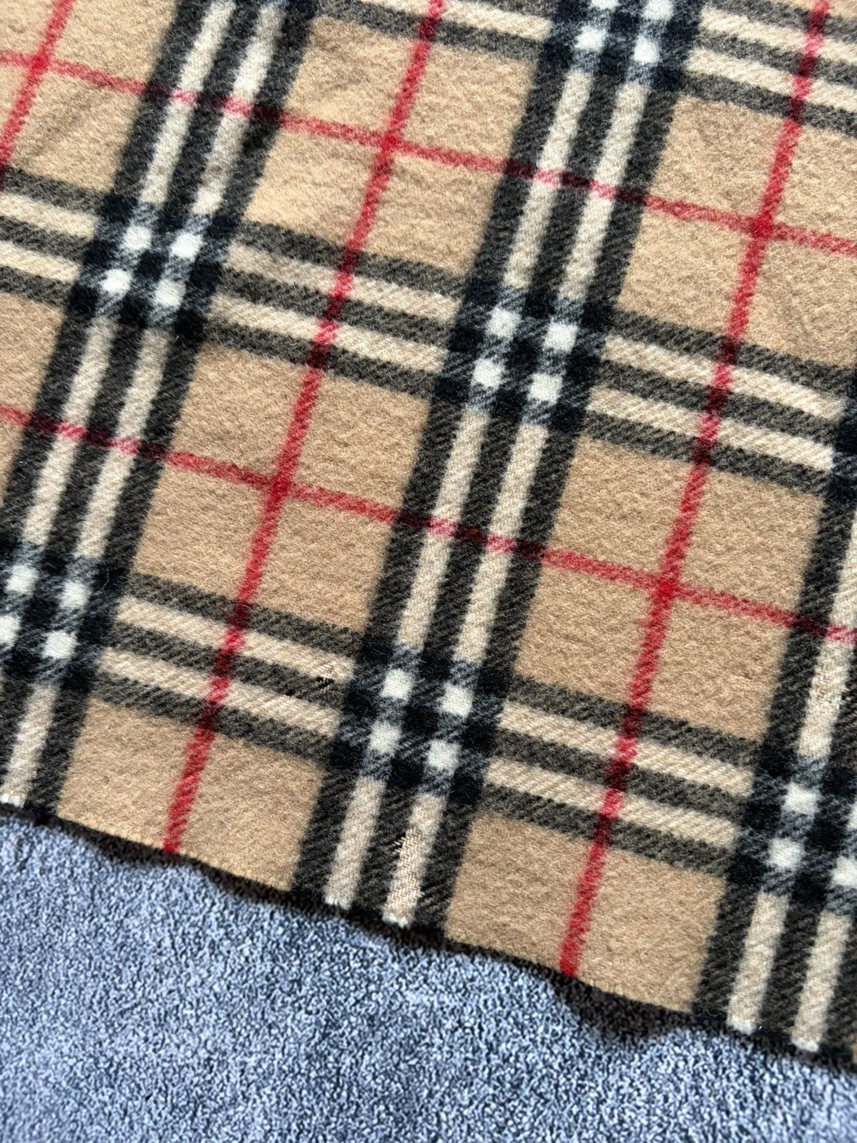 Burberry Vintage Burberrys Scarf/Muffler/Neckwear Size ONE SIZE - 8 Thumbnail