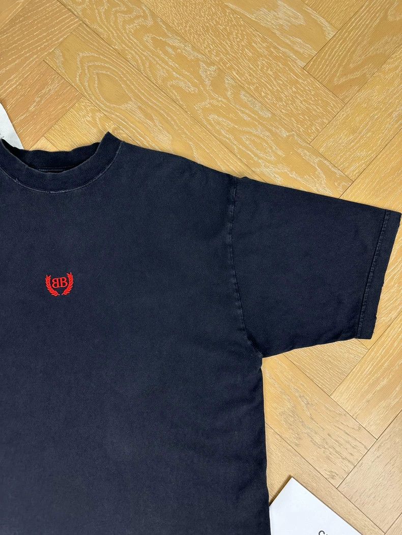 Balenciaga Balenciaga Aged Hole Plain Knit Short Sleeve T-Shirt Size US S / EU 44-46 / 1 - 5 Thumbnail