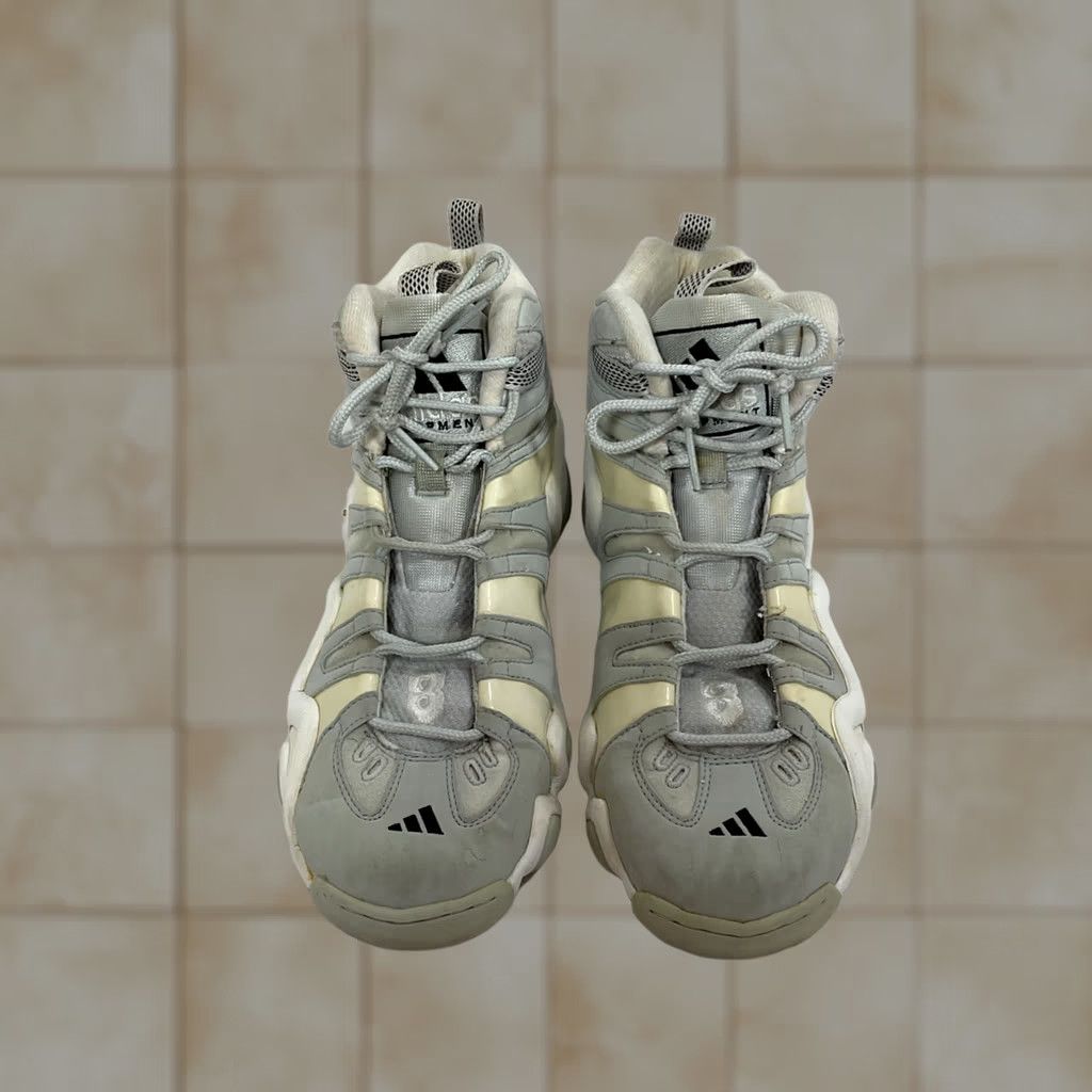 Adidas VINTAGE adidas Crazy 8 Kobe Bryant Grey Suede White Mens 12 2006 Rare Retro Sneaker Size US 12 / EU 45 - 1 Thumbnail