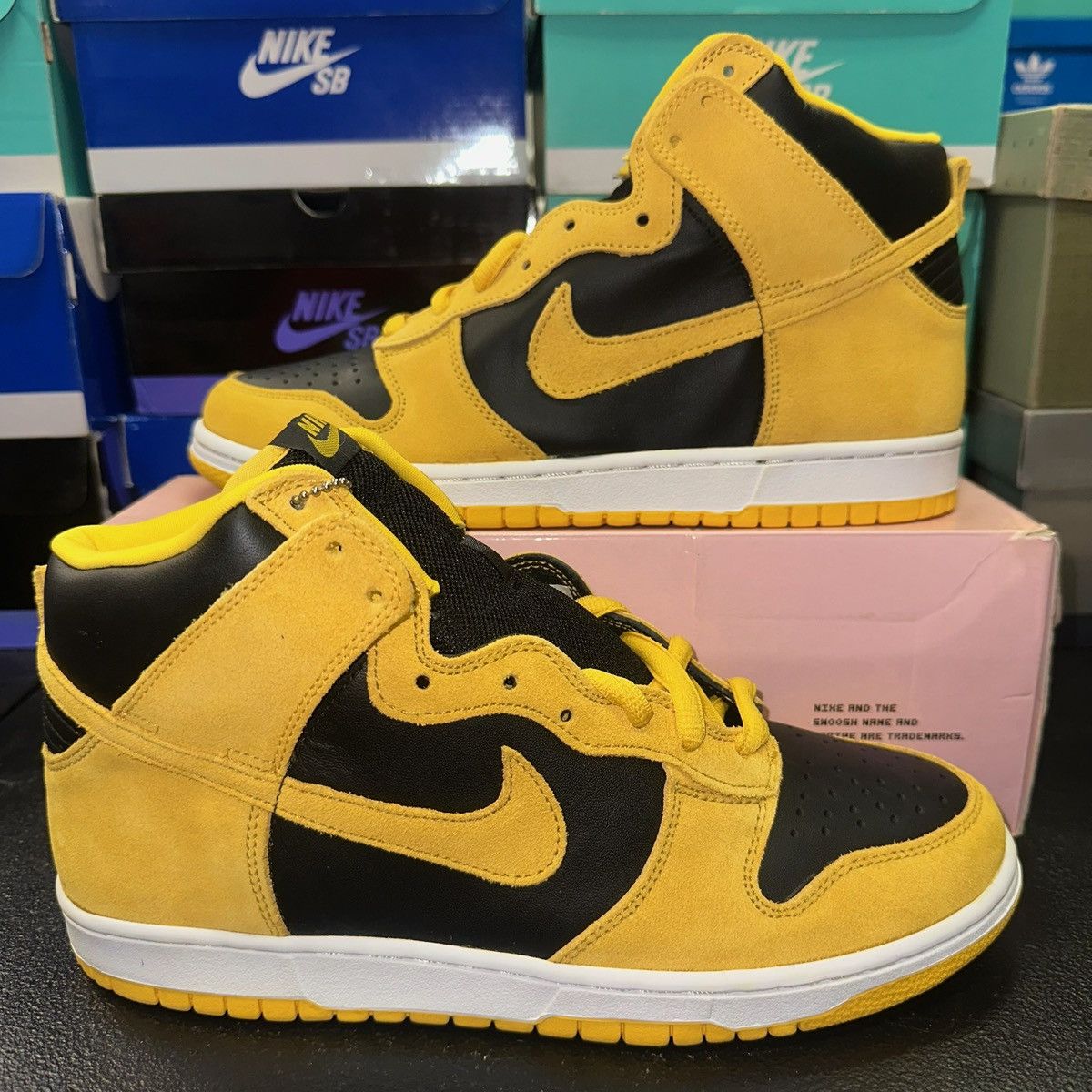 Nike Size 10.5 - Nike Dunk Pro SB High Iowa - 305050-071 Size US 10.5 / EU 43-44 - 1 Thumbnail