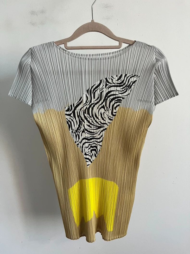 Issey Miyake issey miyake size：3 Zebra color block short sleeves 2506-Ne Size XXS / US 00 / IT 34 - 1 Thumbnail