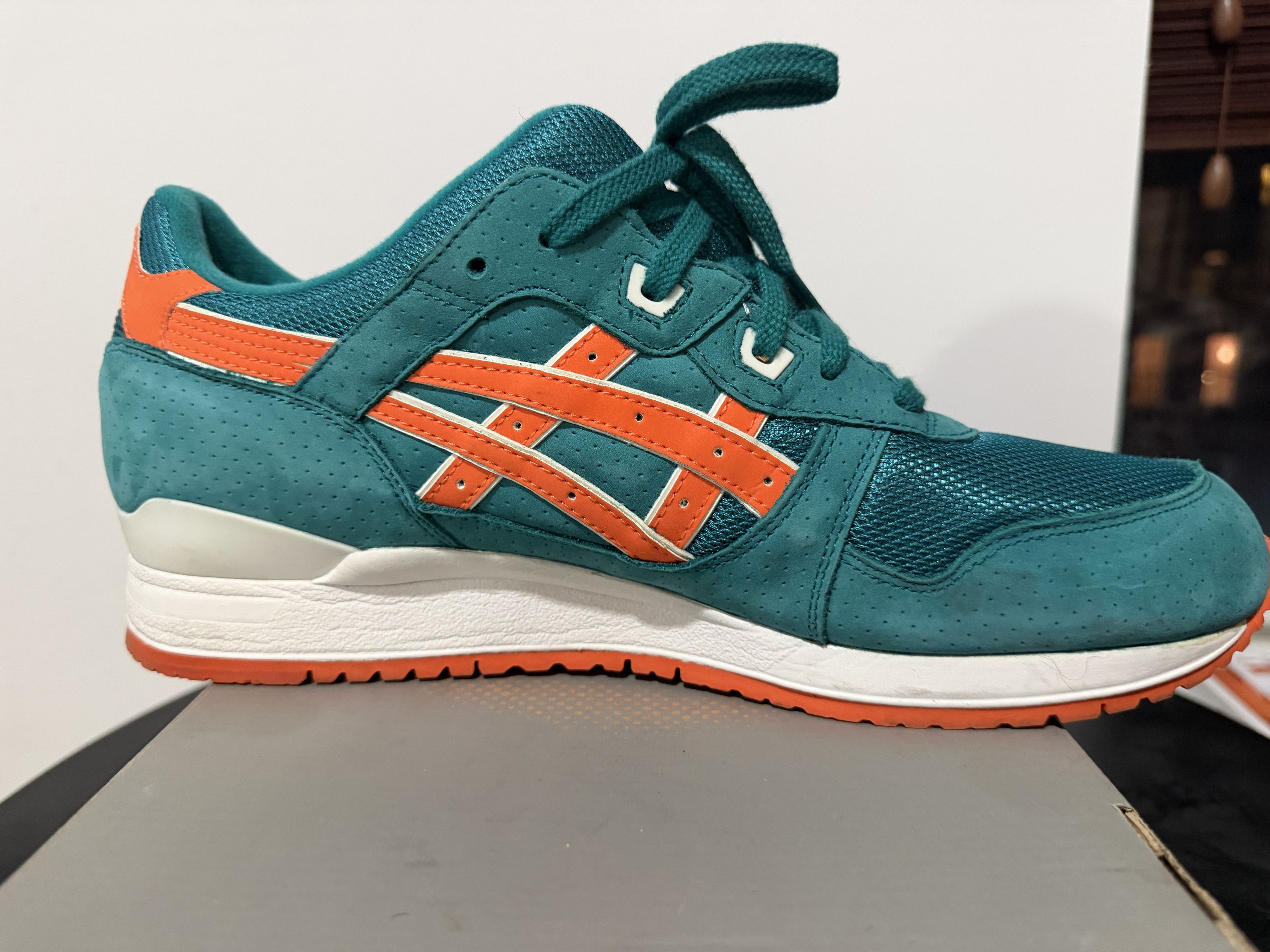 Asics × Kith Asics x Kith Gel Lyte III Miami Edition Size US 12 / EU 45 - 3 Thumbnail