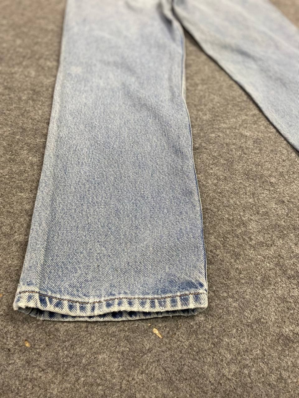 Levi's vintage levis 550 relaxed fit lightwash denim Size US 27 - 8 Thumbnail