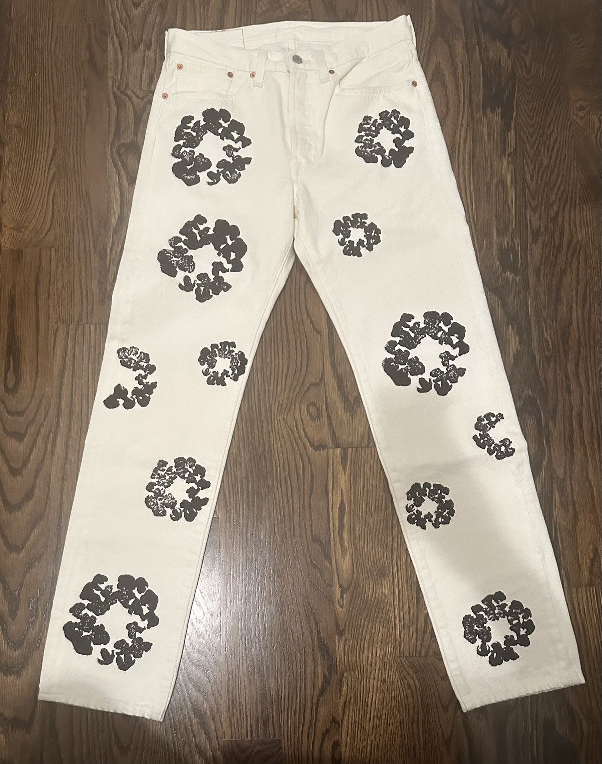 image of Denim Tears X Levi’S Cotton Wreath Jean in White, Men's (Size 31)