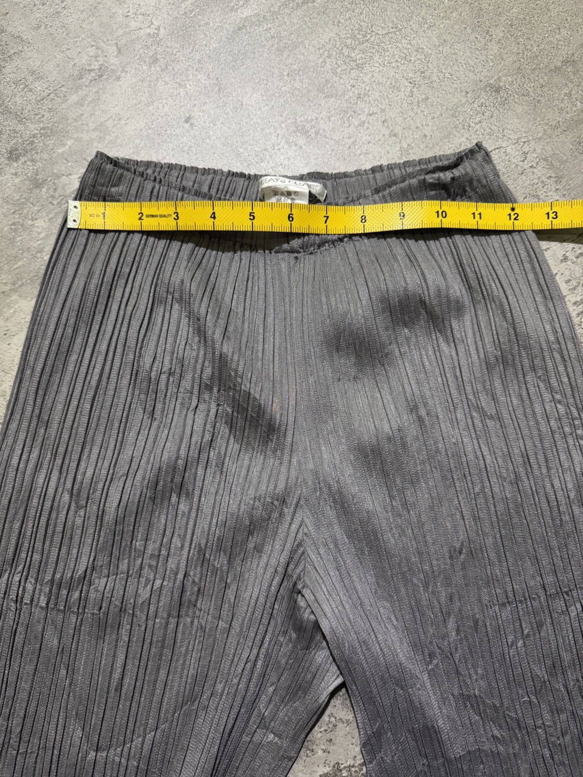 Pleats Please Issey Miyake Pleats Please Issey Miyake Charcoal Grey Trouser Size 24" / US 00 / IT 34 - 6 Thumbnail