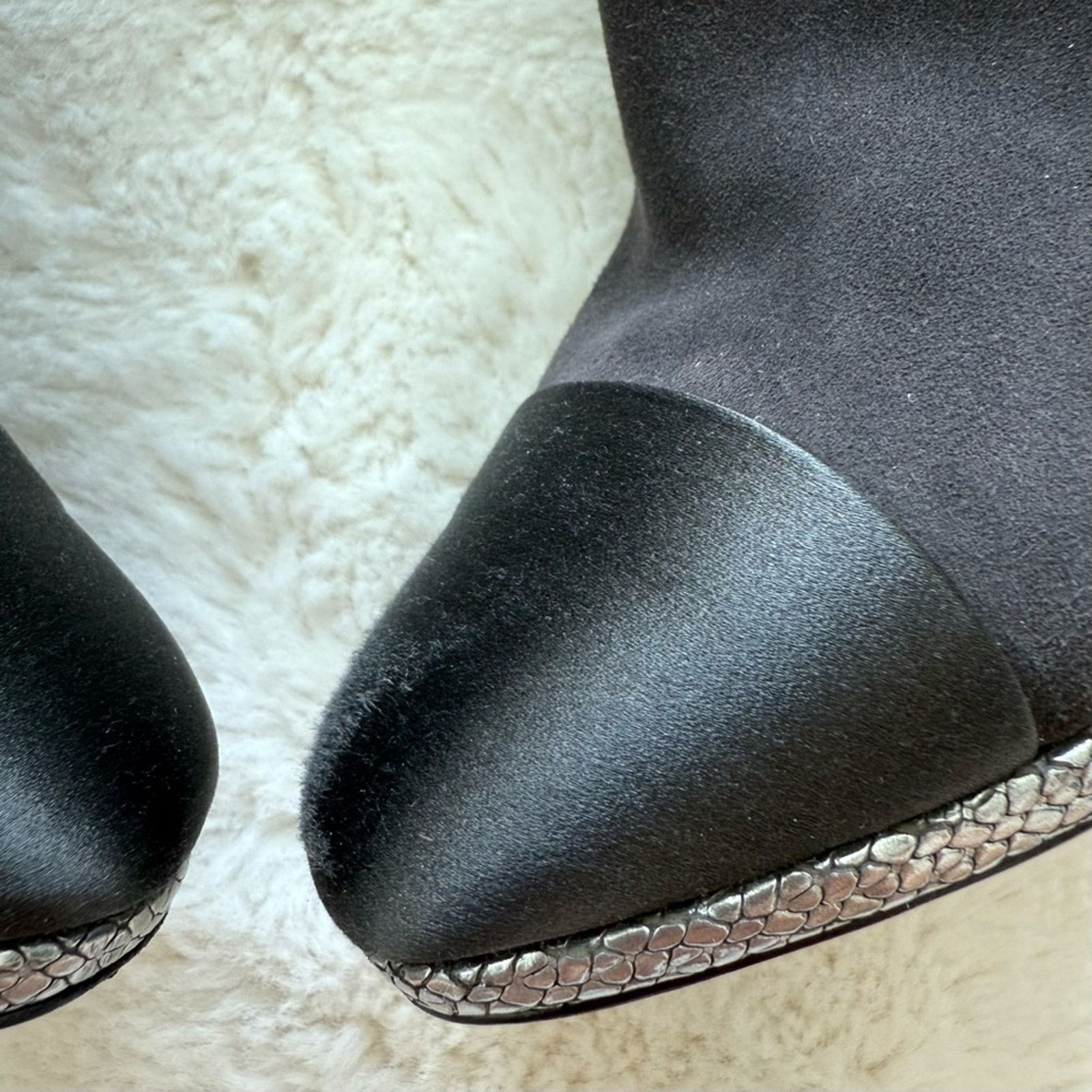 Chanel CHANEL women suede grey boots size 38 EU Authentic 1750$ Size US 8 / IT 38 - 3 Thumbnail