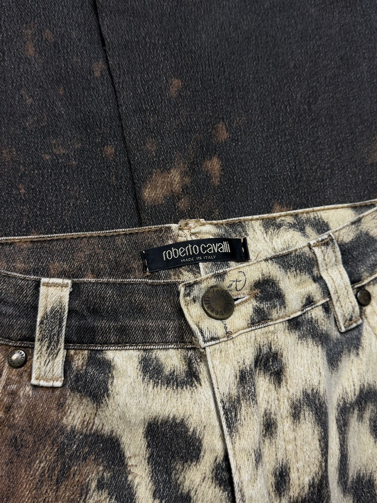 Roberto Cavalli Roberto Cavalli 2000’s Flared Leopard Explosion Denim Jeans Size 28" / US 6 / IT 42 - 10 Thumbnail